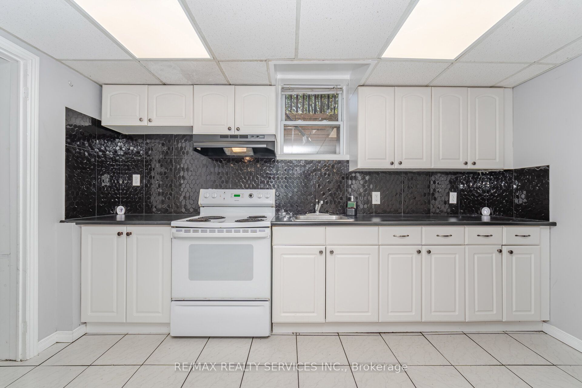 21 Beverley Street (lower Level) Property Photo 12