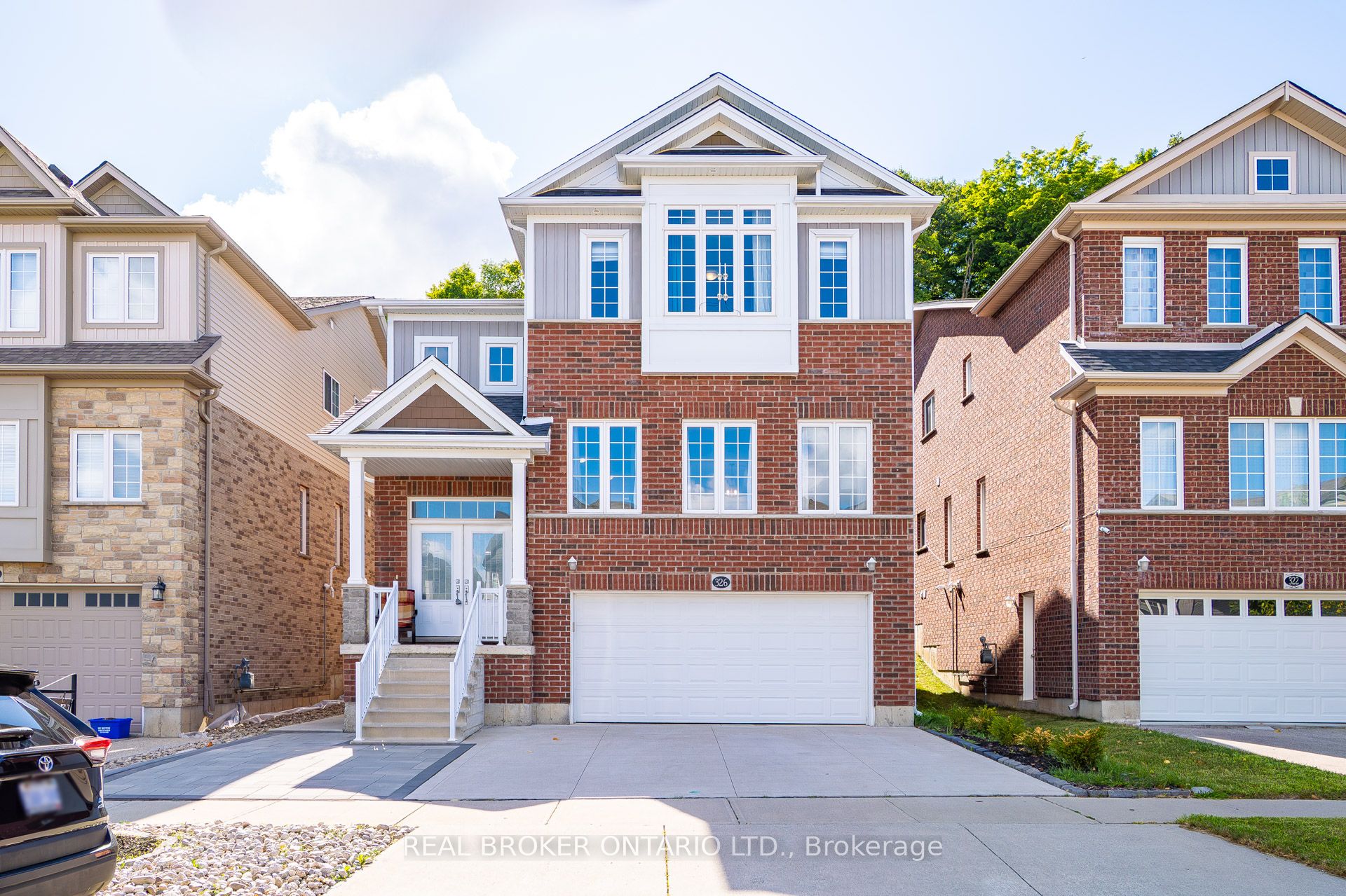 326 Moorlands Crescent Property Photo 1