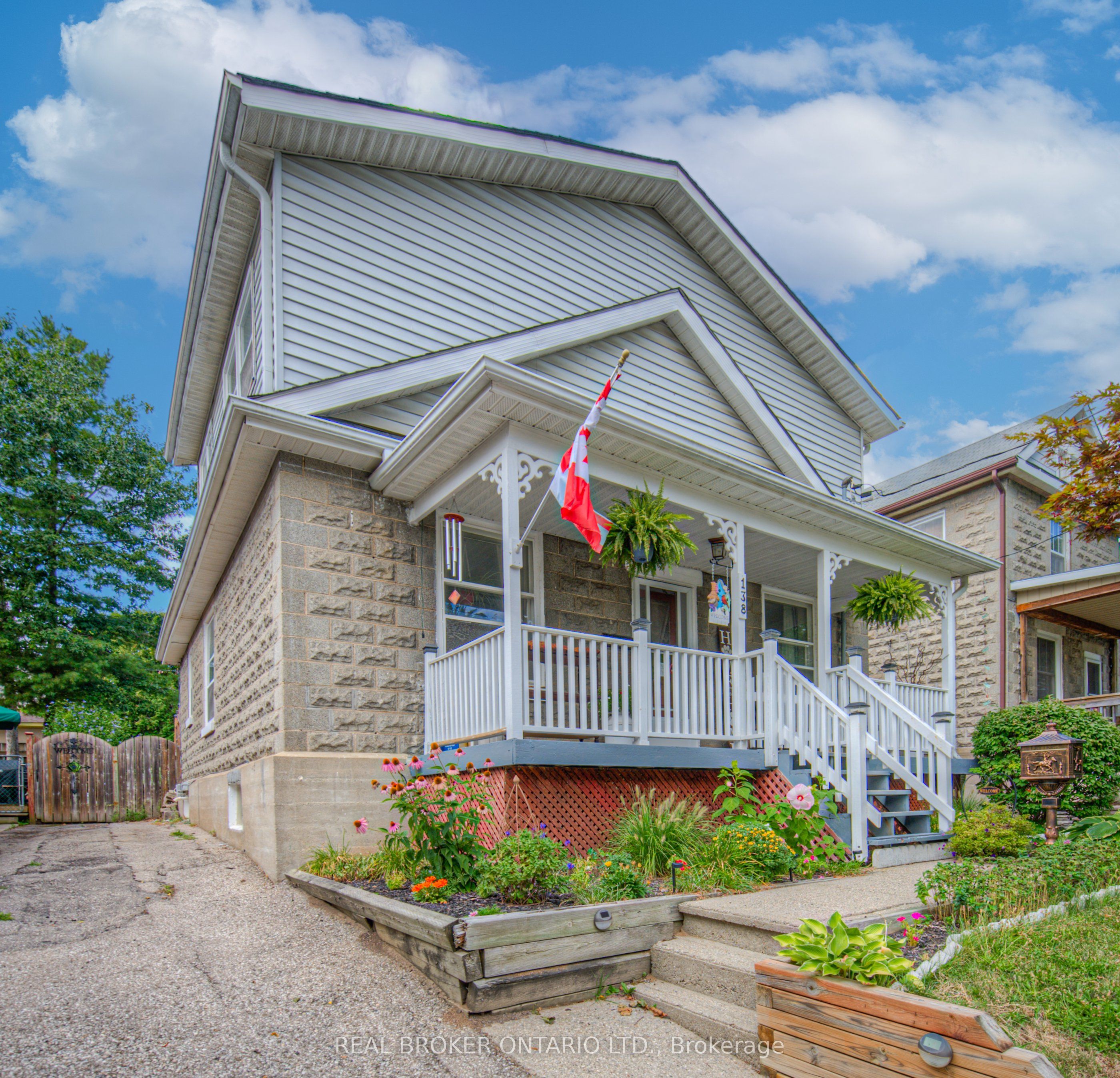 138 Forest Road Property Photo 2