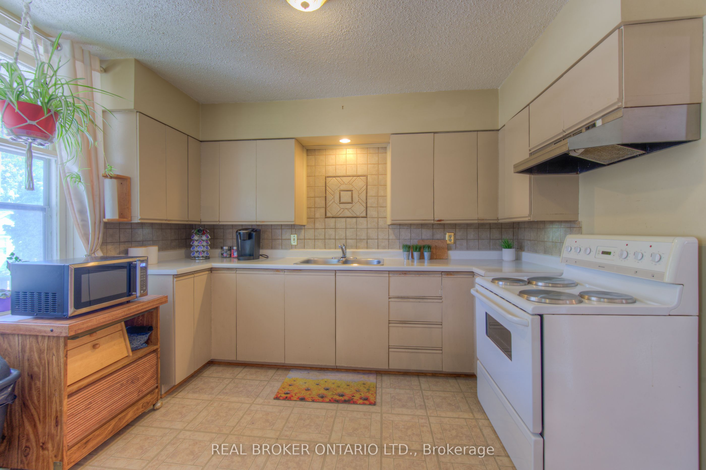 138 Forest Road Property Photo 8