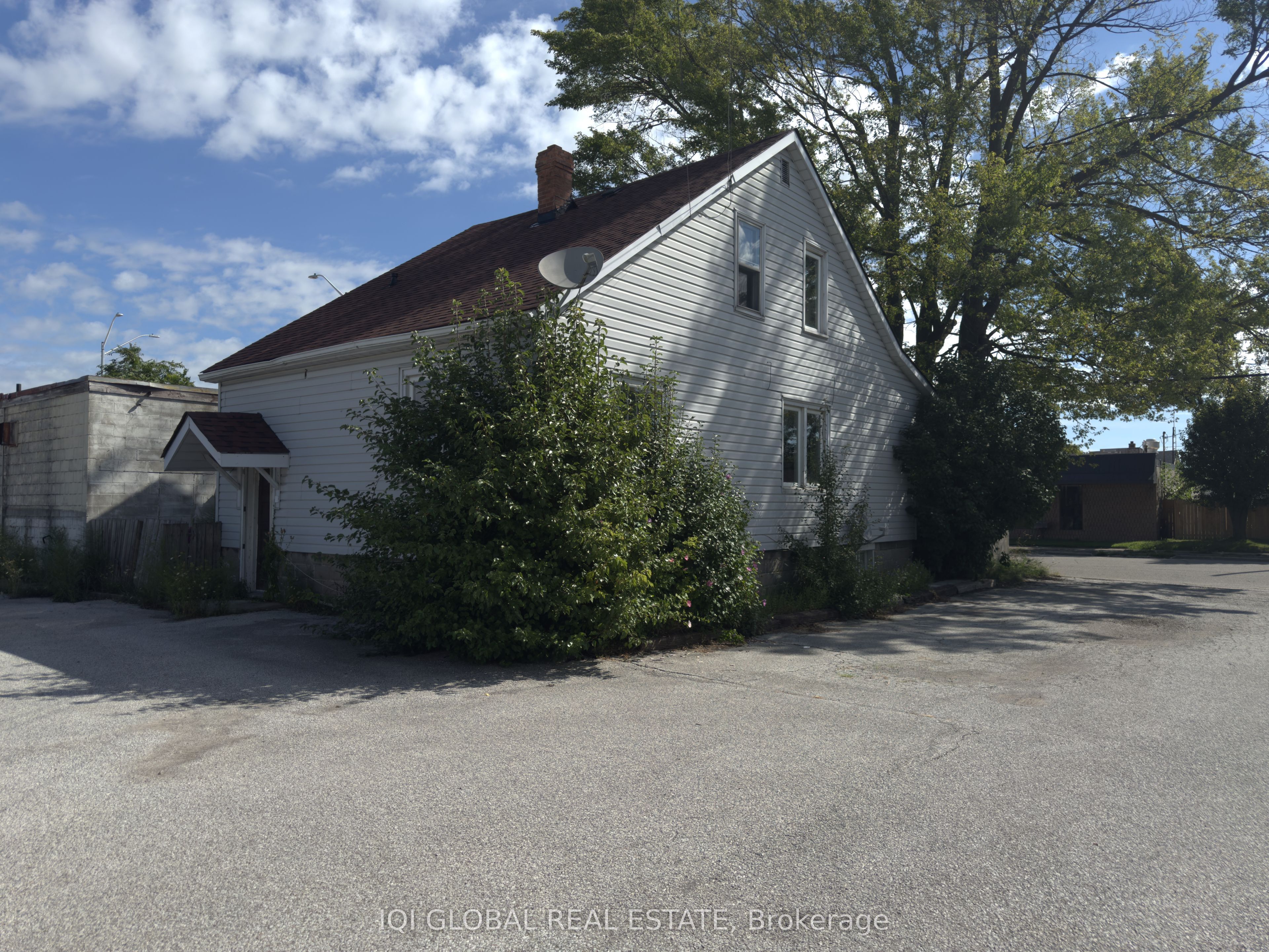 50 Forhan Street Property Photo 2