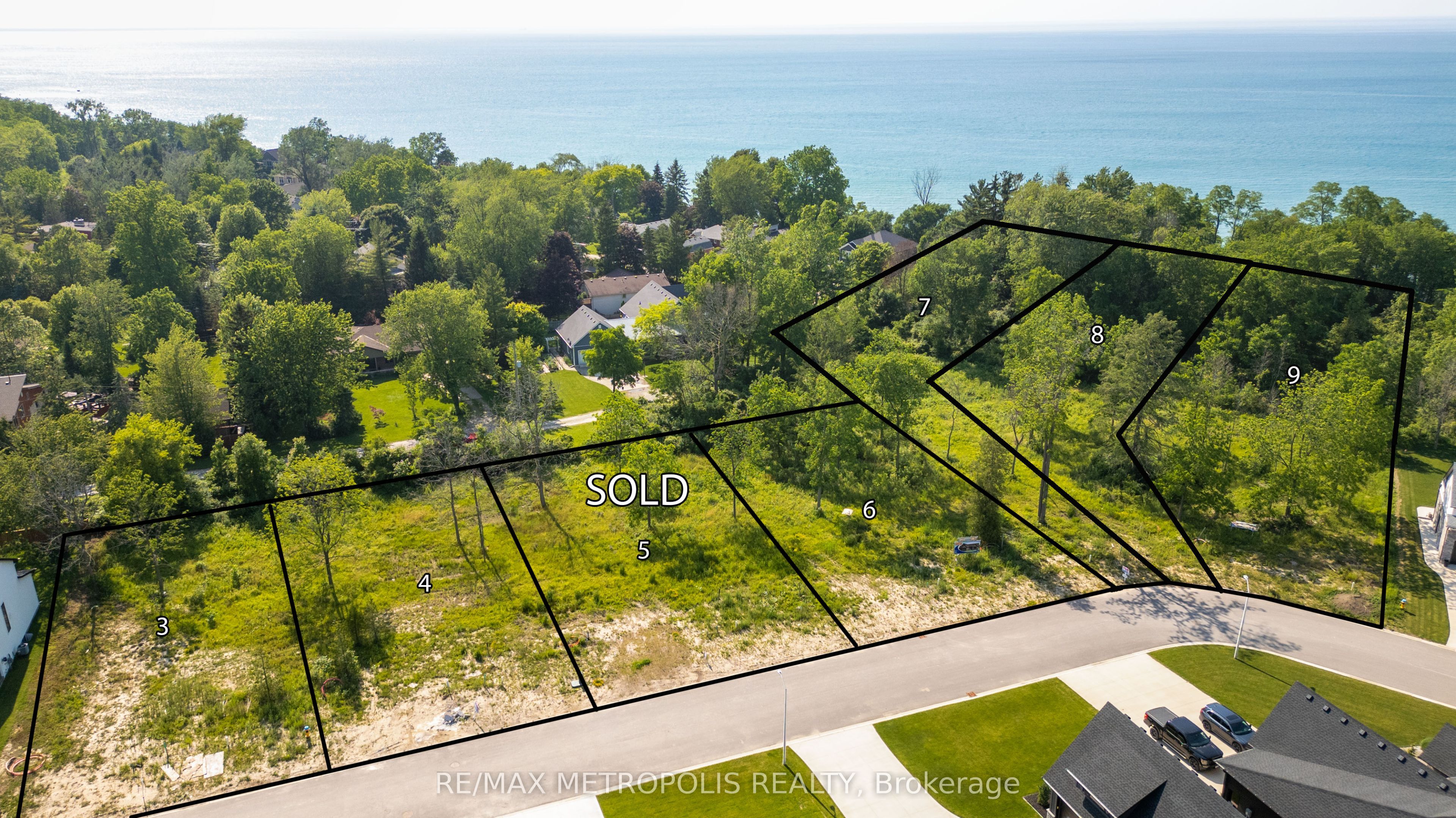 7057 Blue Coast Heights Property Photo 4