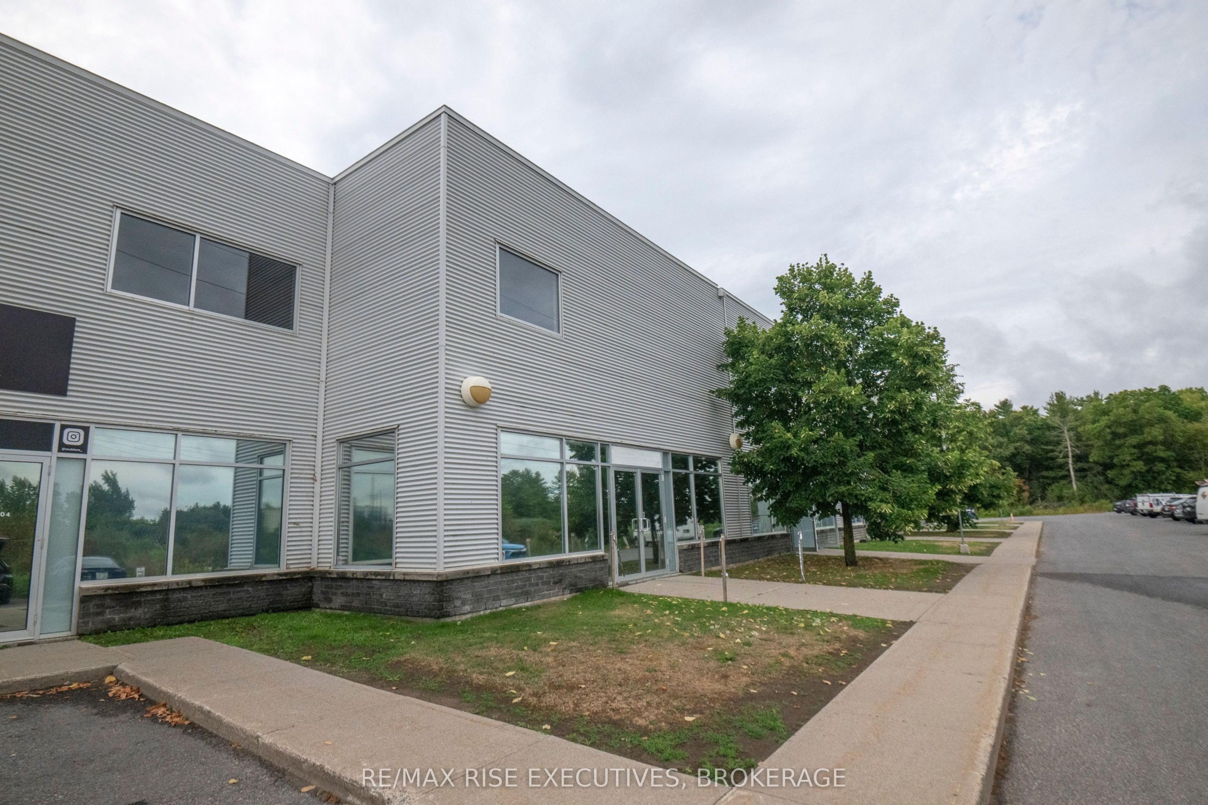 1225 Gardiners Road 105 Property Photo 1