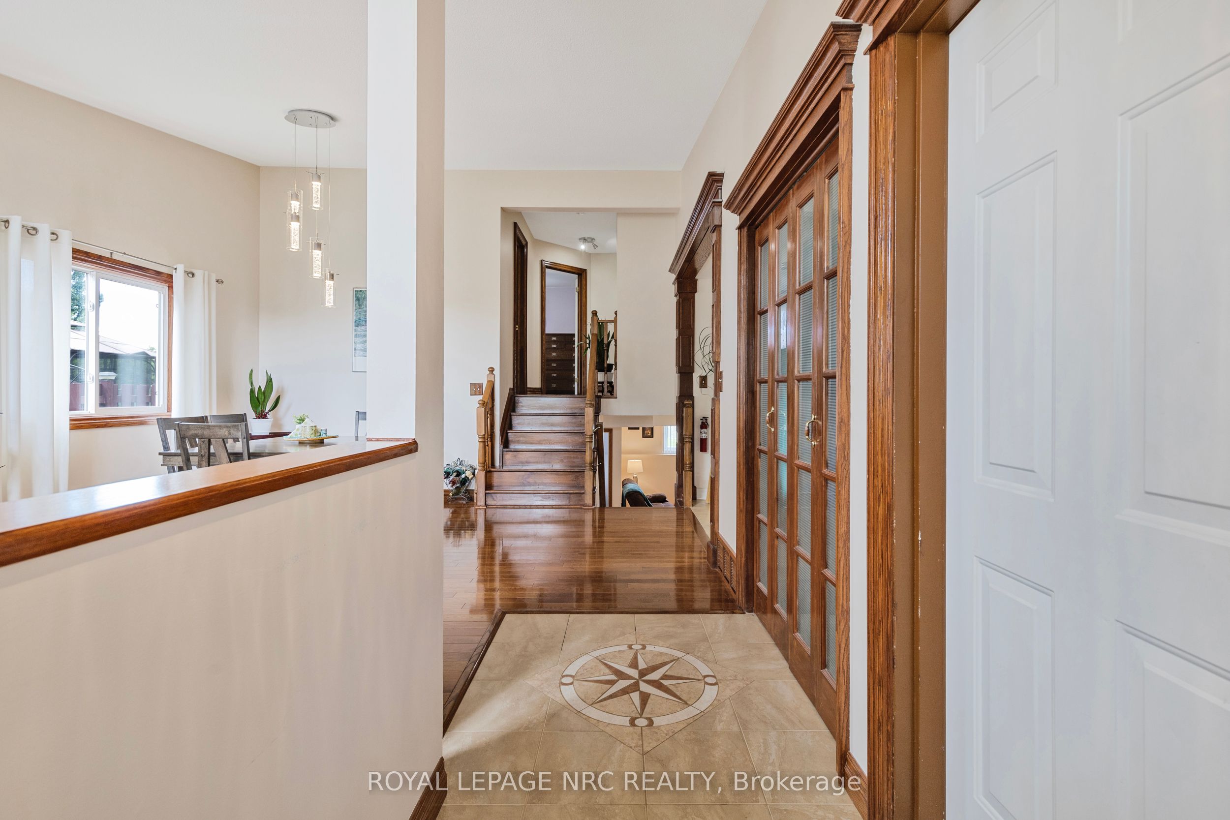 46 Foxhill Crescent Property Photo 4