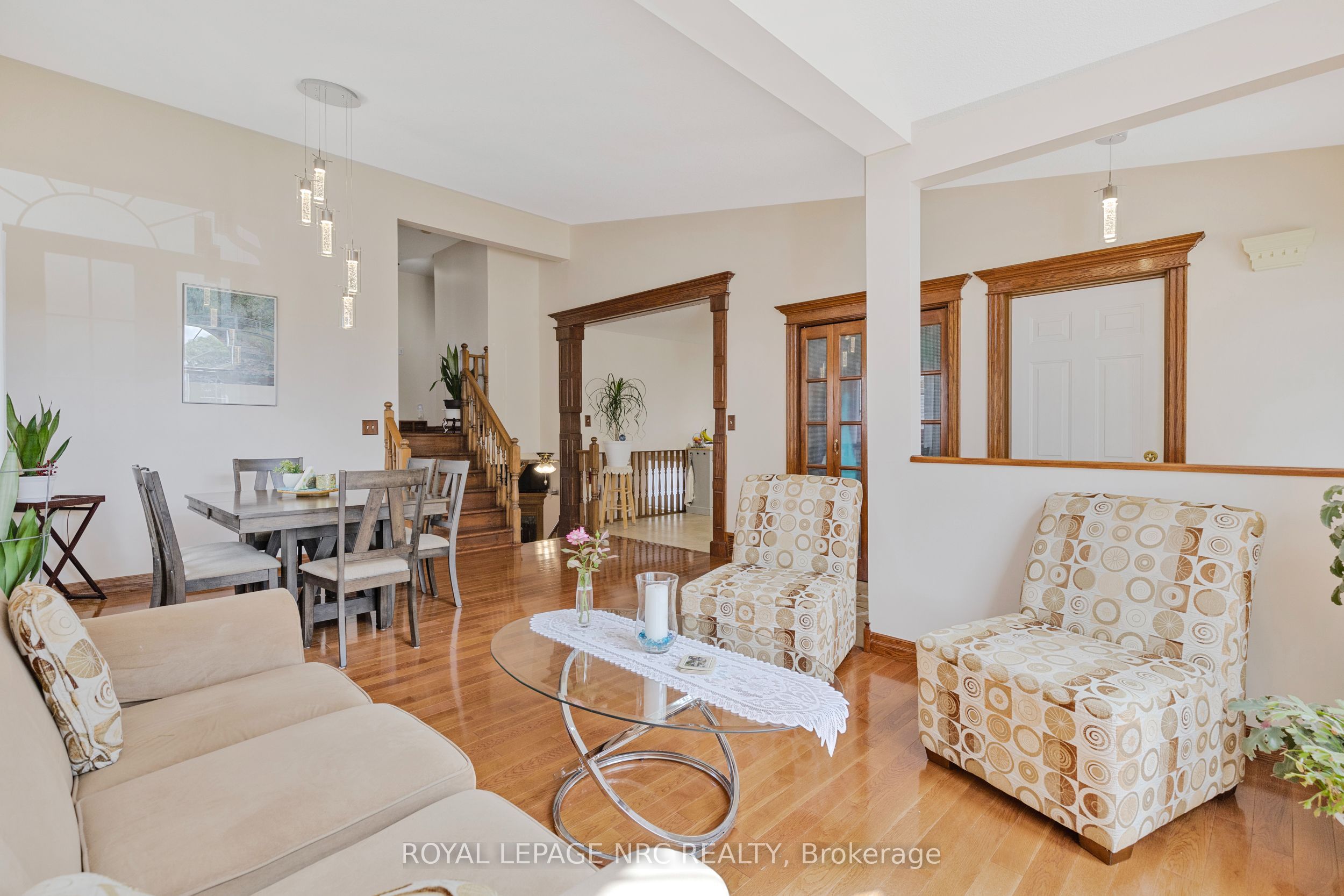 46 Foxhill Crescent Property Photo 5