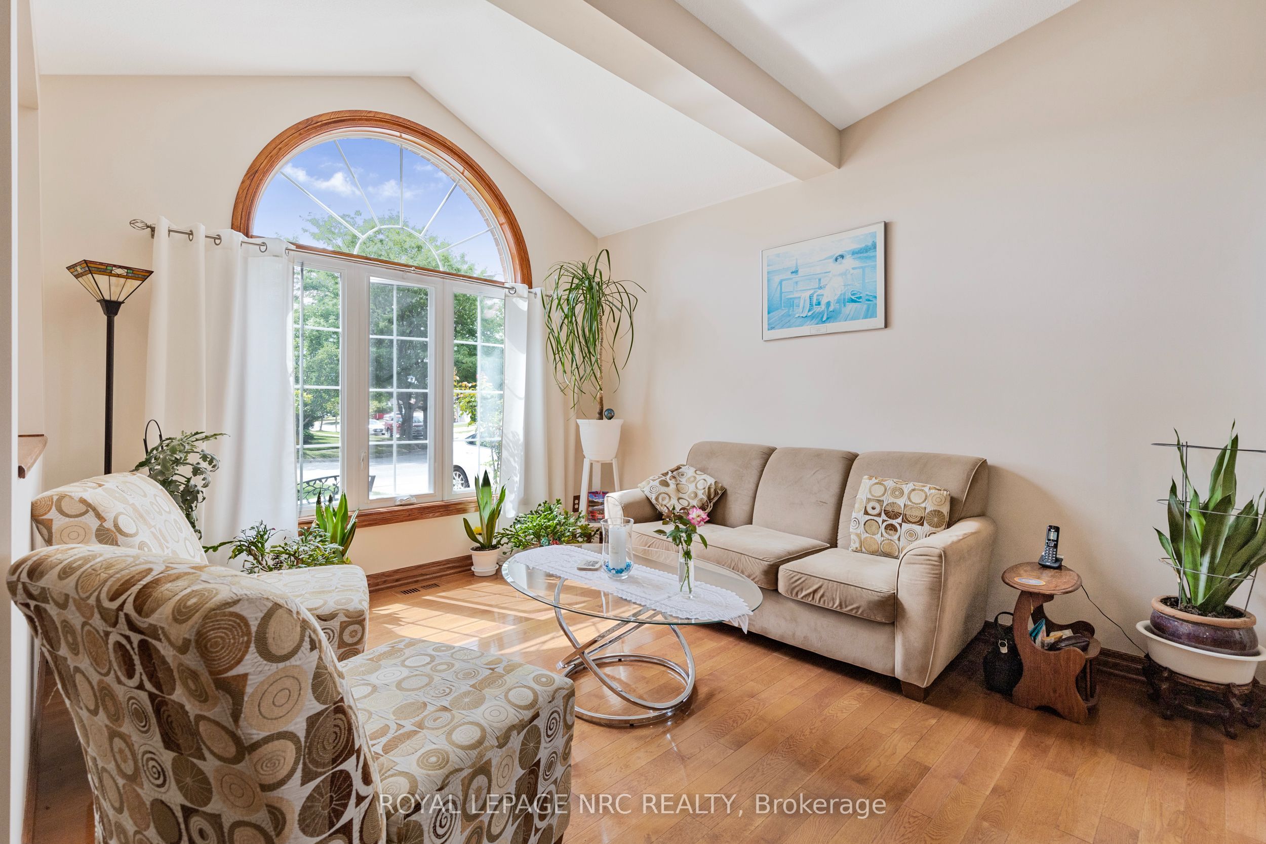 46 Foxhill Crescent Property Photo 6