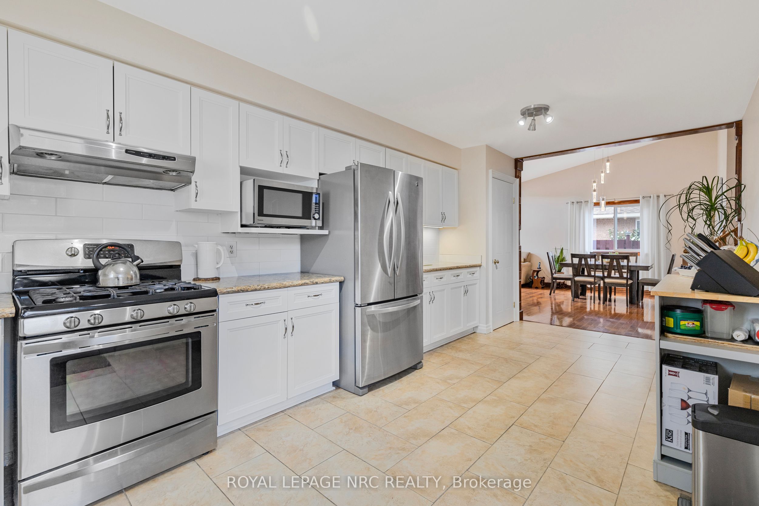 46 Foxhill Crescent Property Photo 11