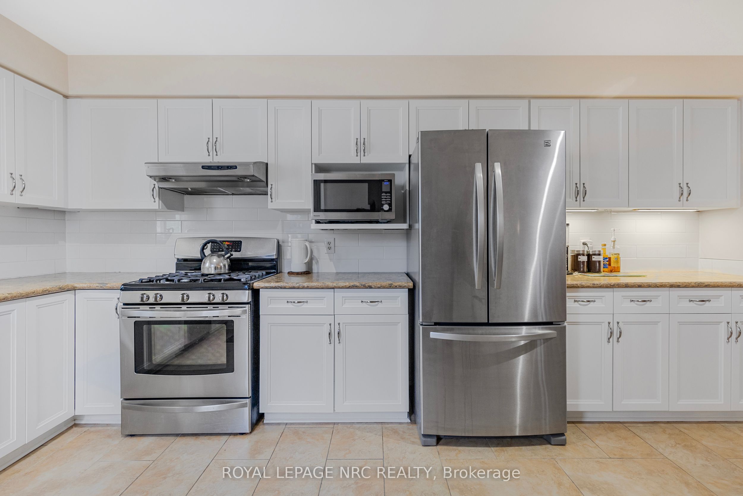 46 Foxhill Crescent Property Photo 12