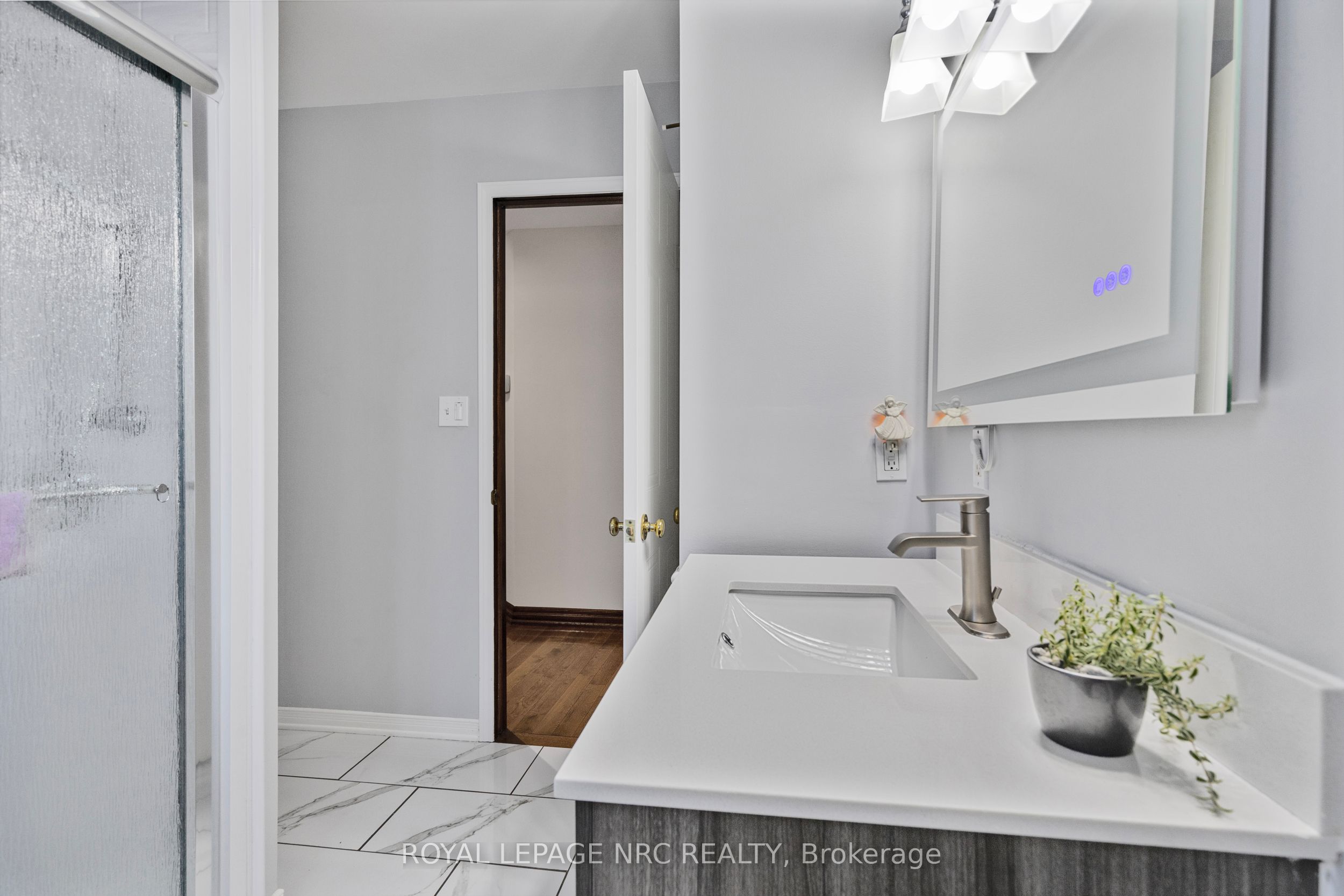 46 Foxhill Crescent Property Photo 18