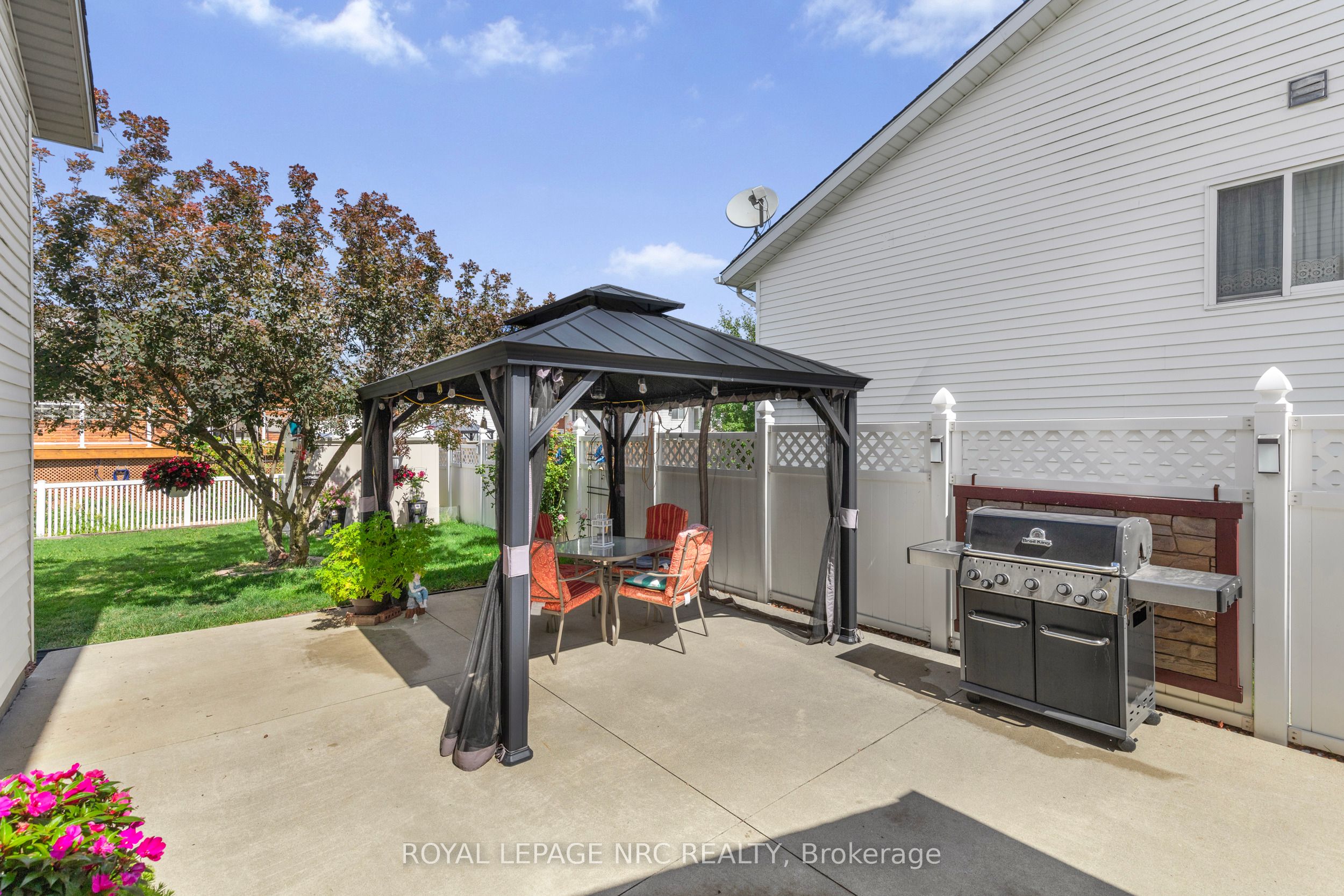 46 Foxhill Crescent Property Photo 30