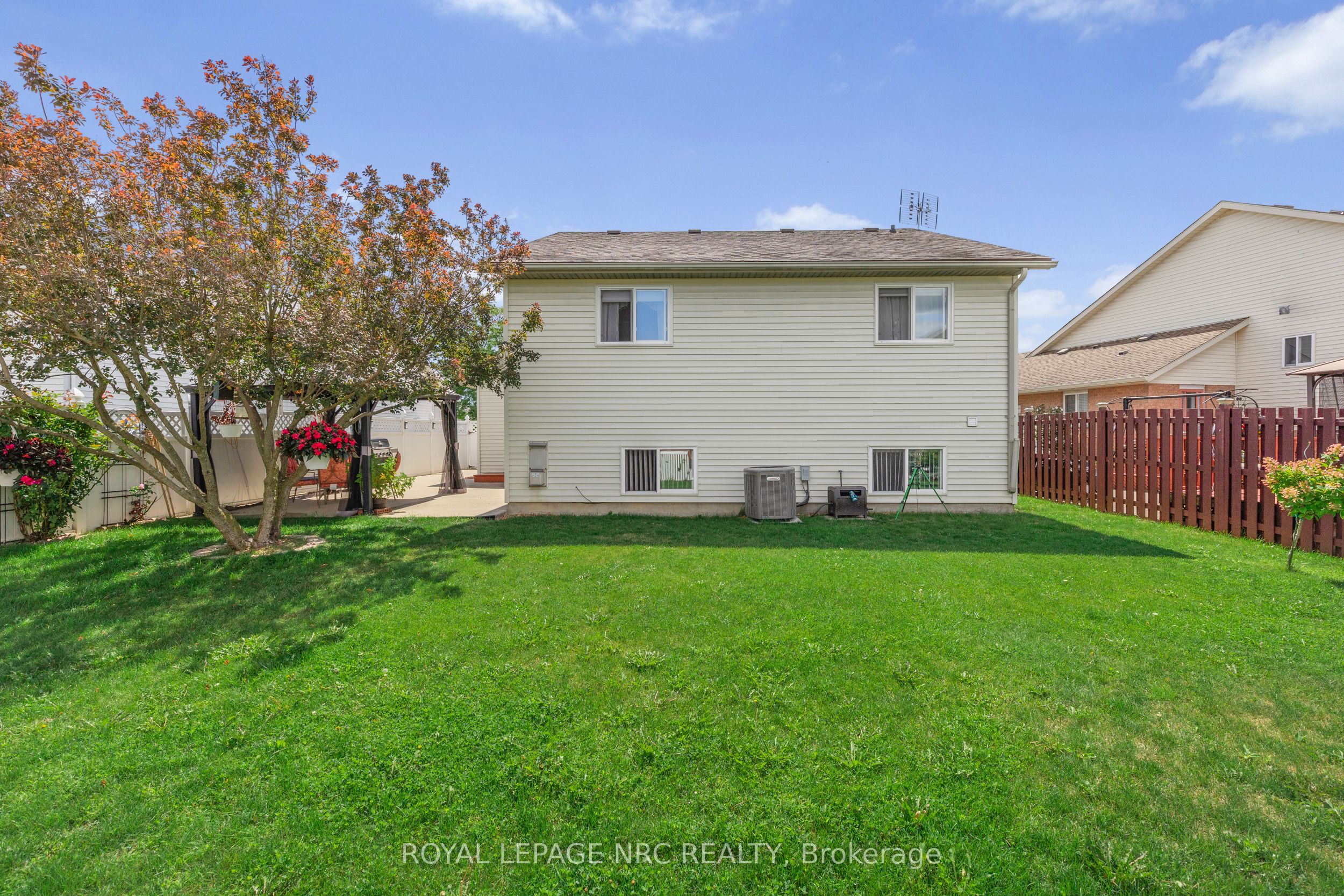 46 Foxhill Crescent Property Photo 31