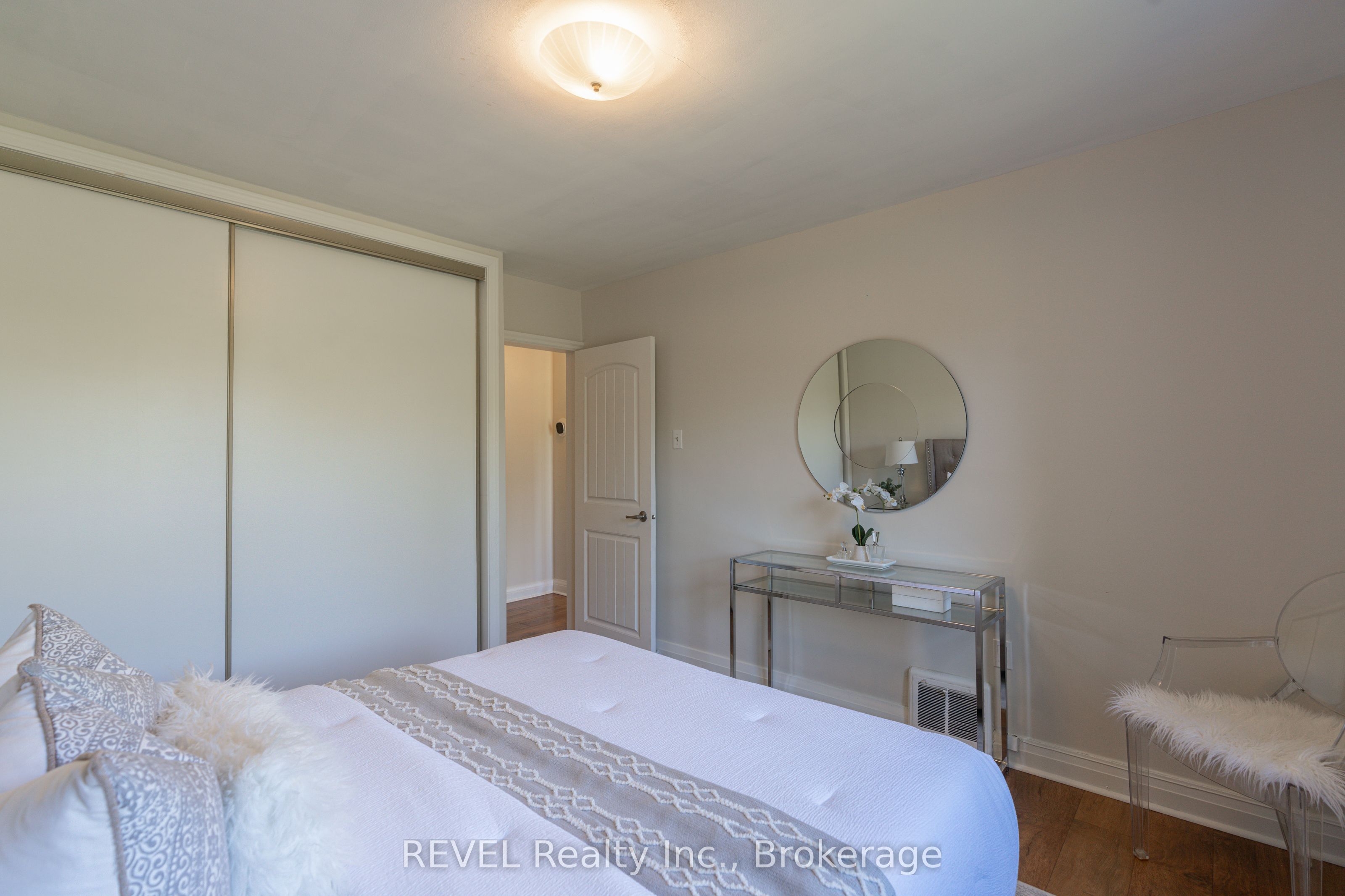 522 Mississagua Street Property Photo 6