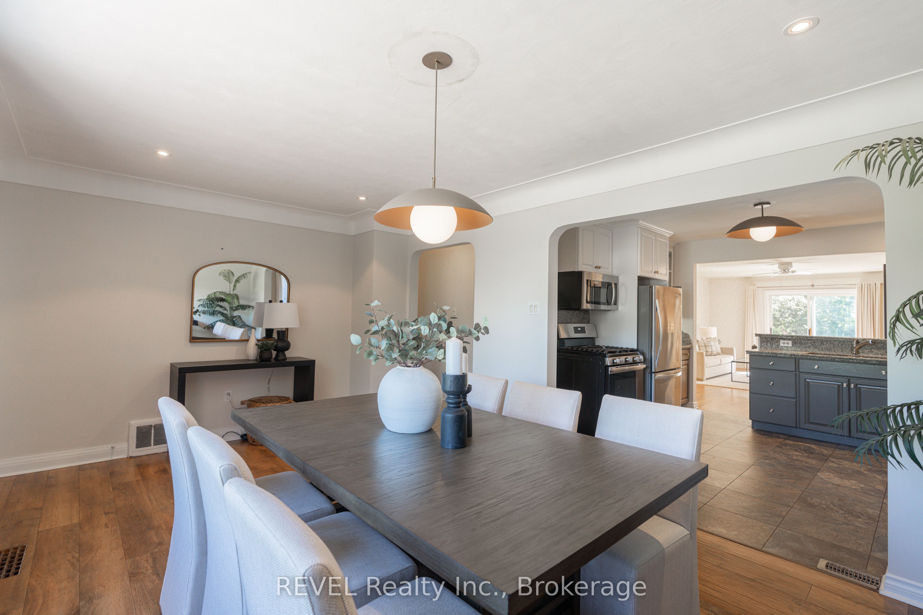 522 Mississagua Street Property Photo 7