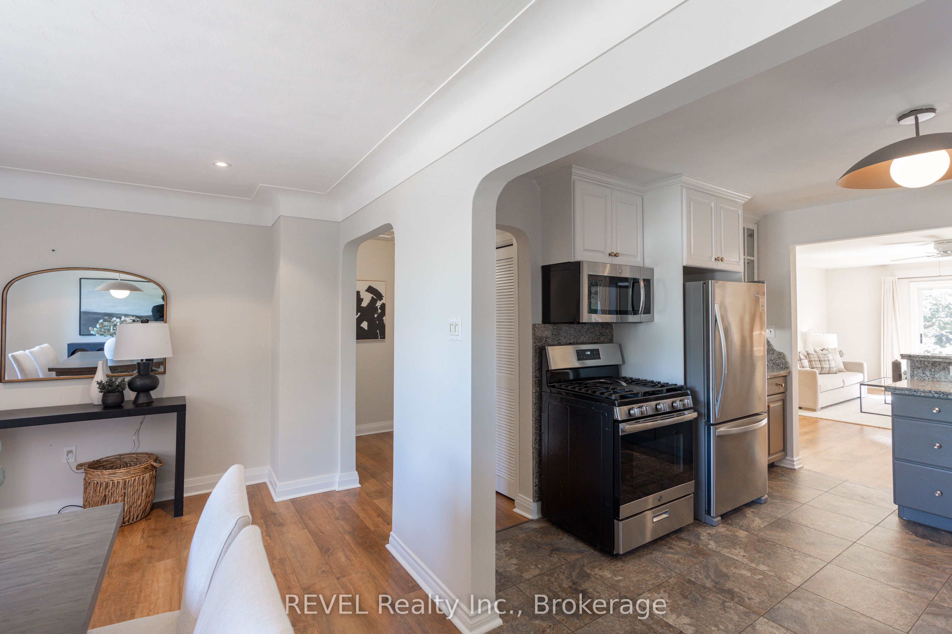 522 Mississagua Street Property Photo 9