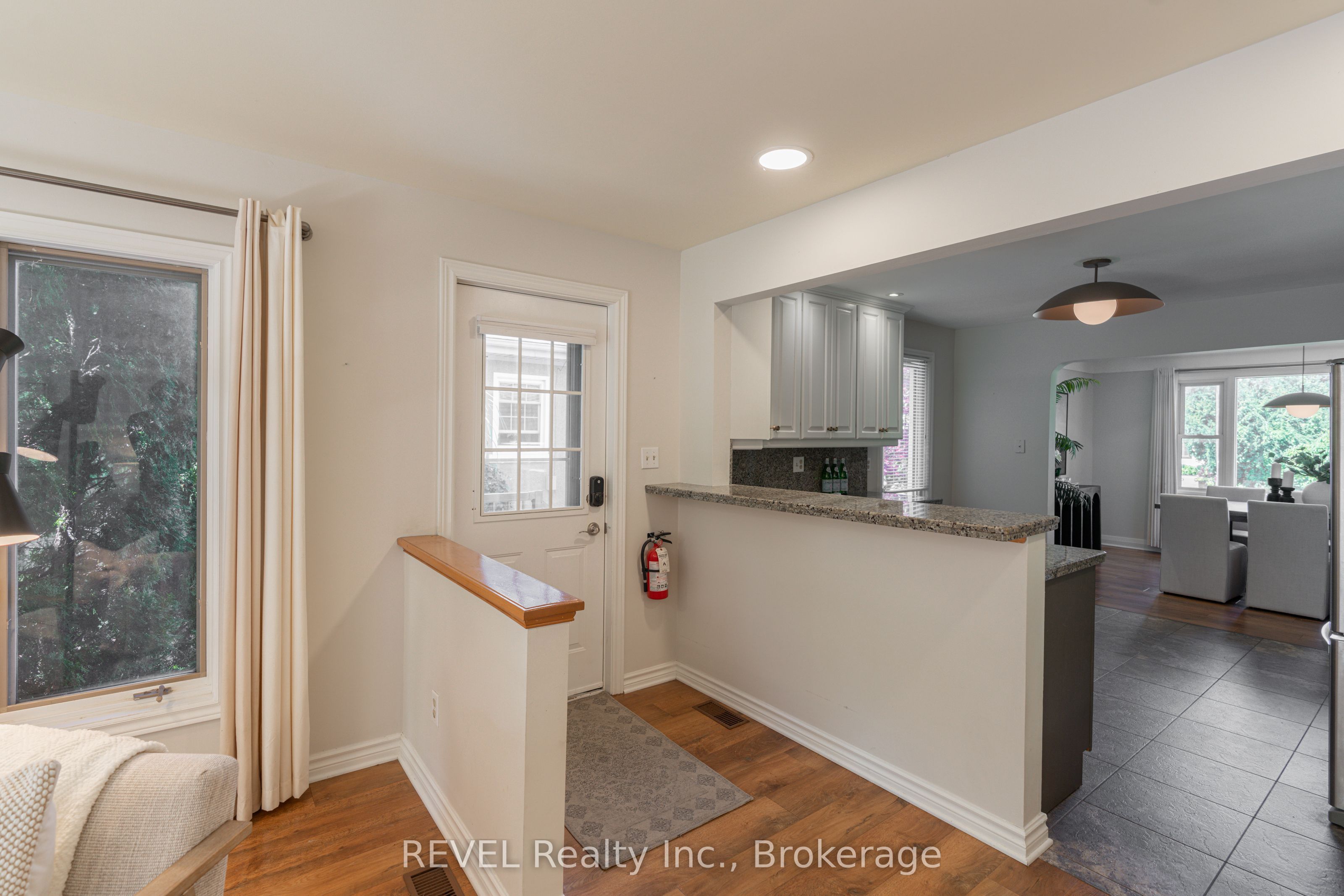 522 Mississagua Street Property Photo 13