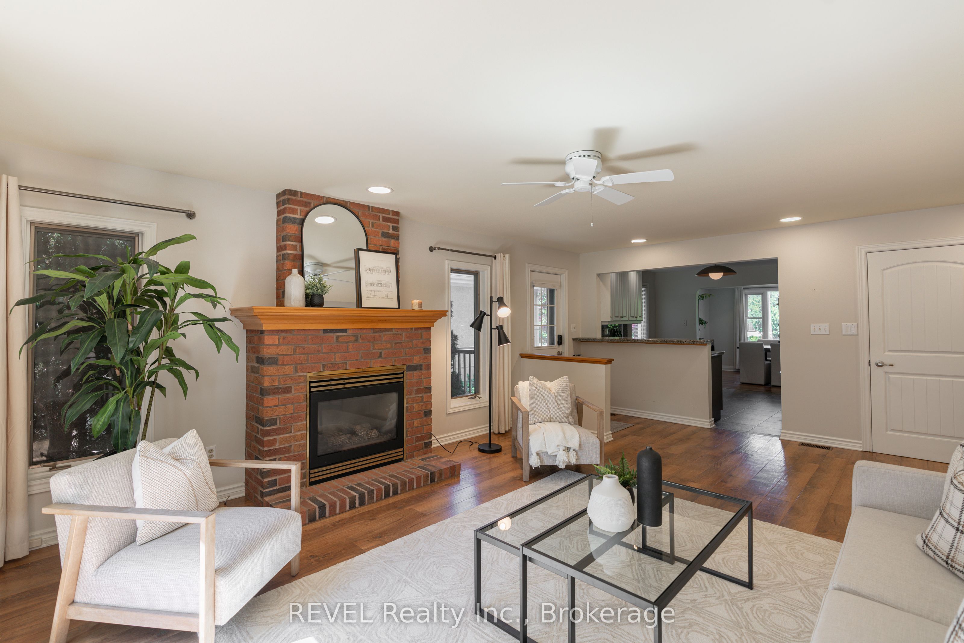 522 Mississagua Street Property Photo 16