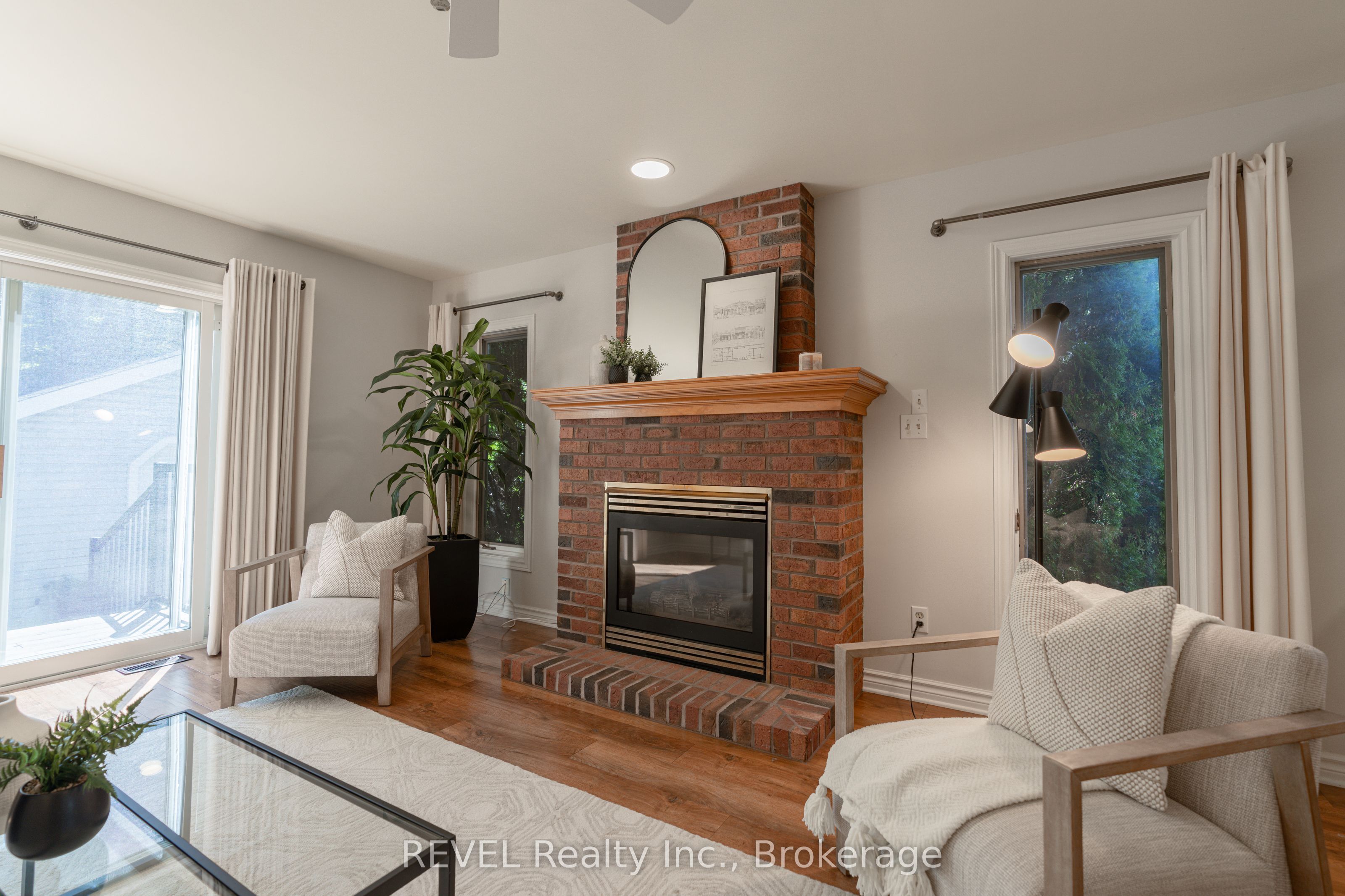 522 Mississagua Street Property Photo 17