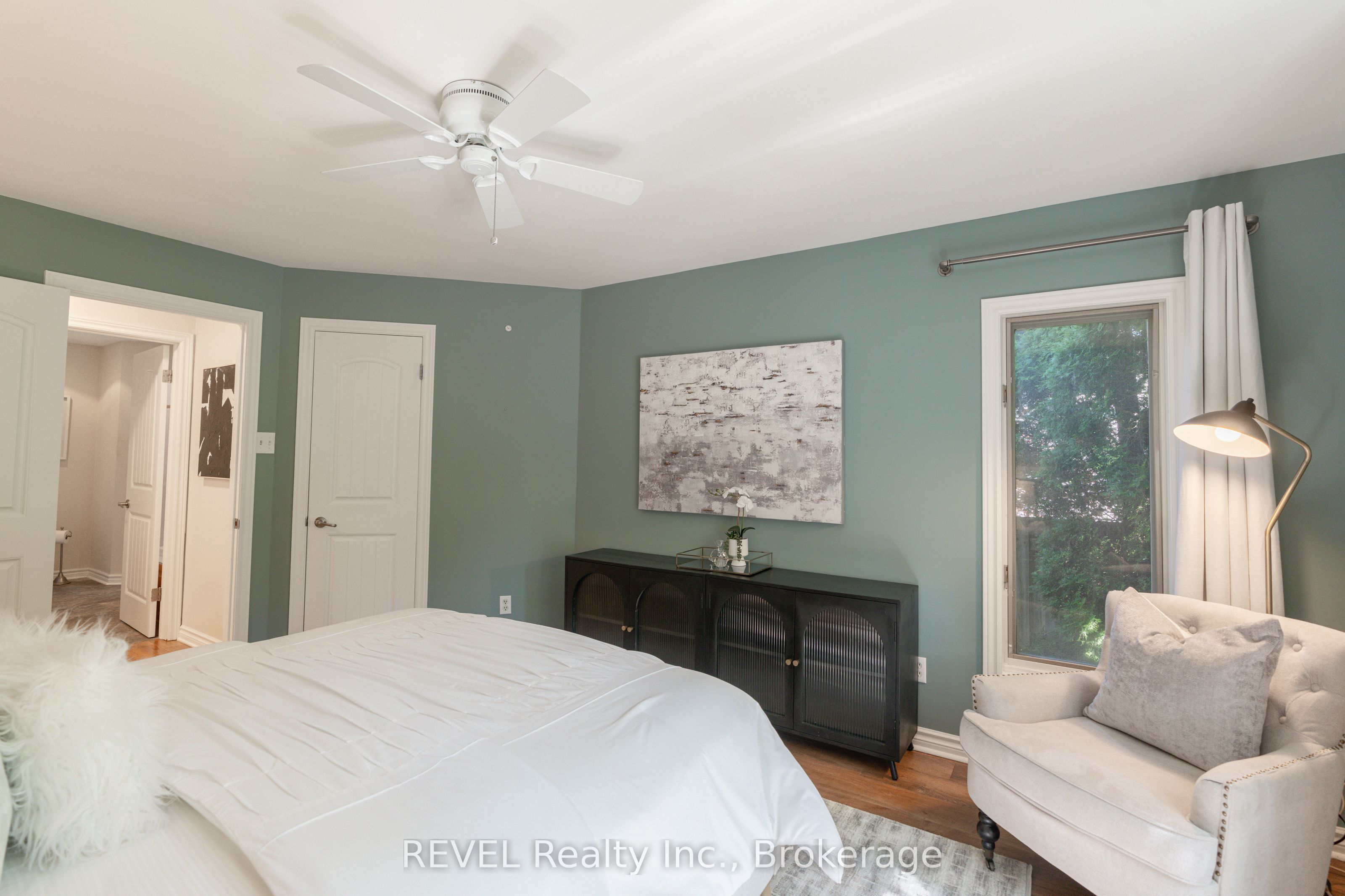 522 Mississagua Street Property Photo 20