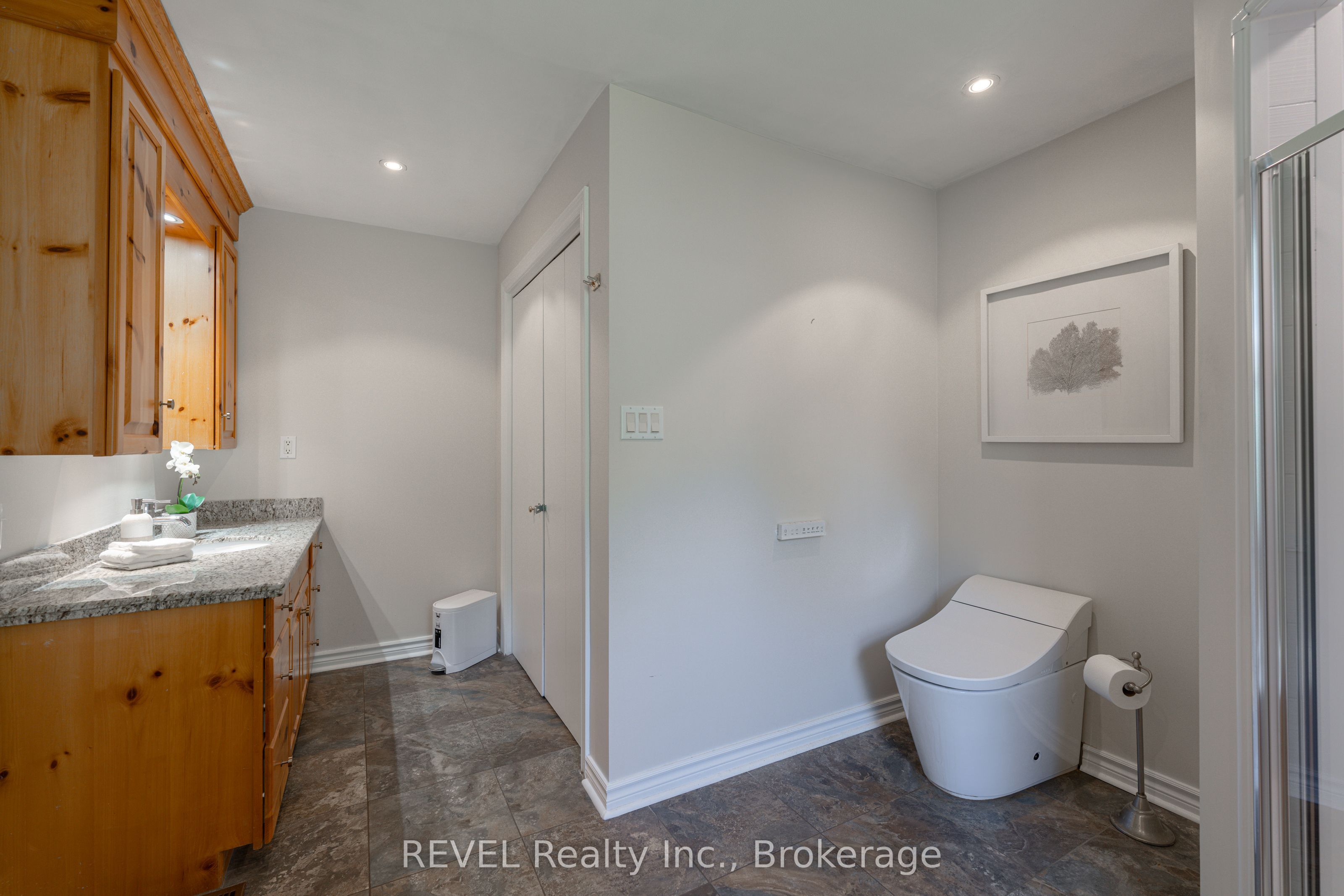 522 Mississagua Street Property Photo 26