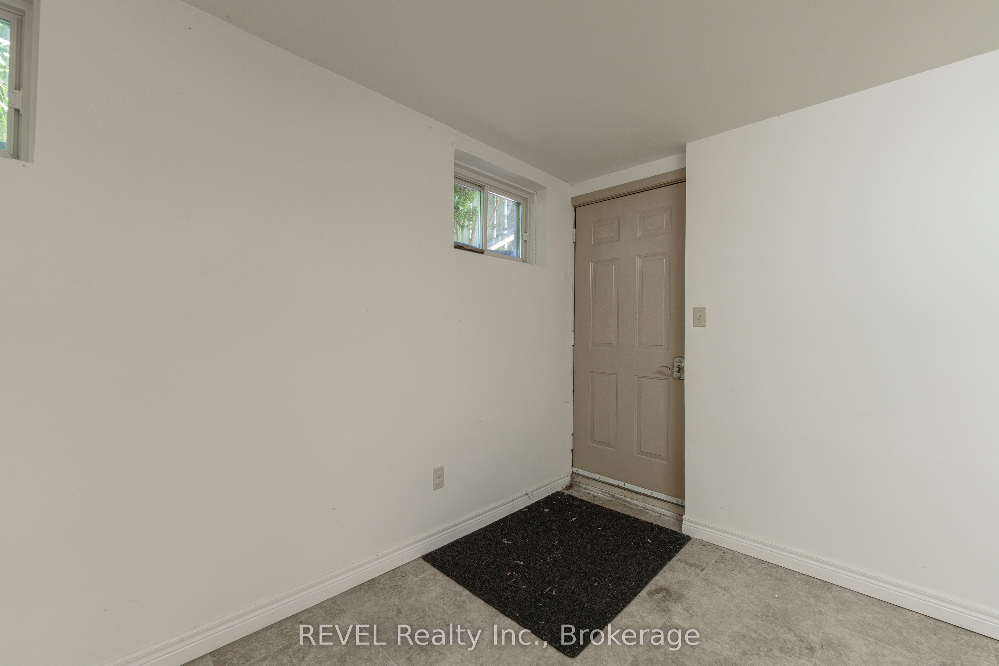 522 Mississagua Street Property Photo 32