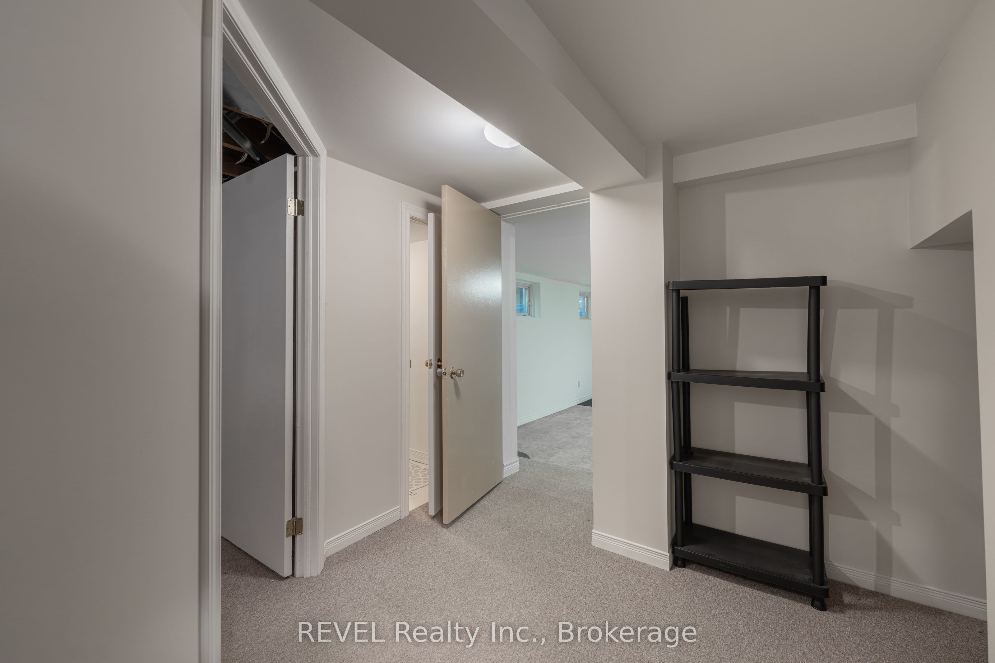 522 Mississagua Street Property Photo 34