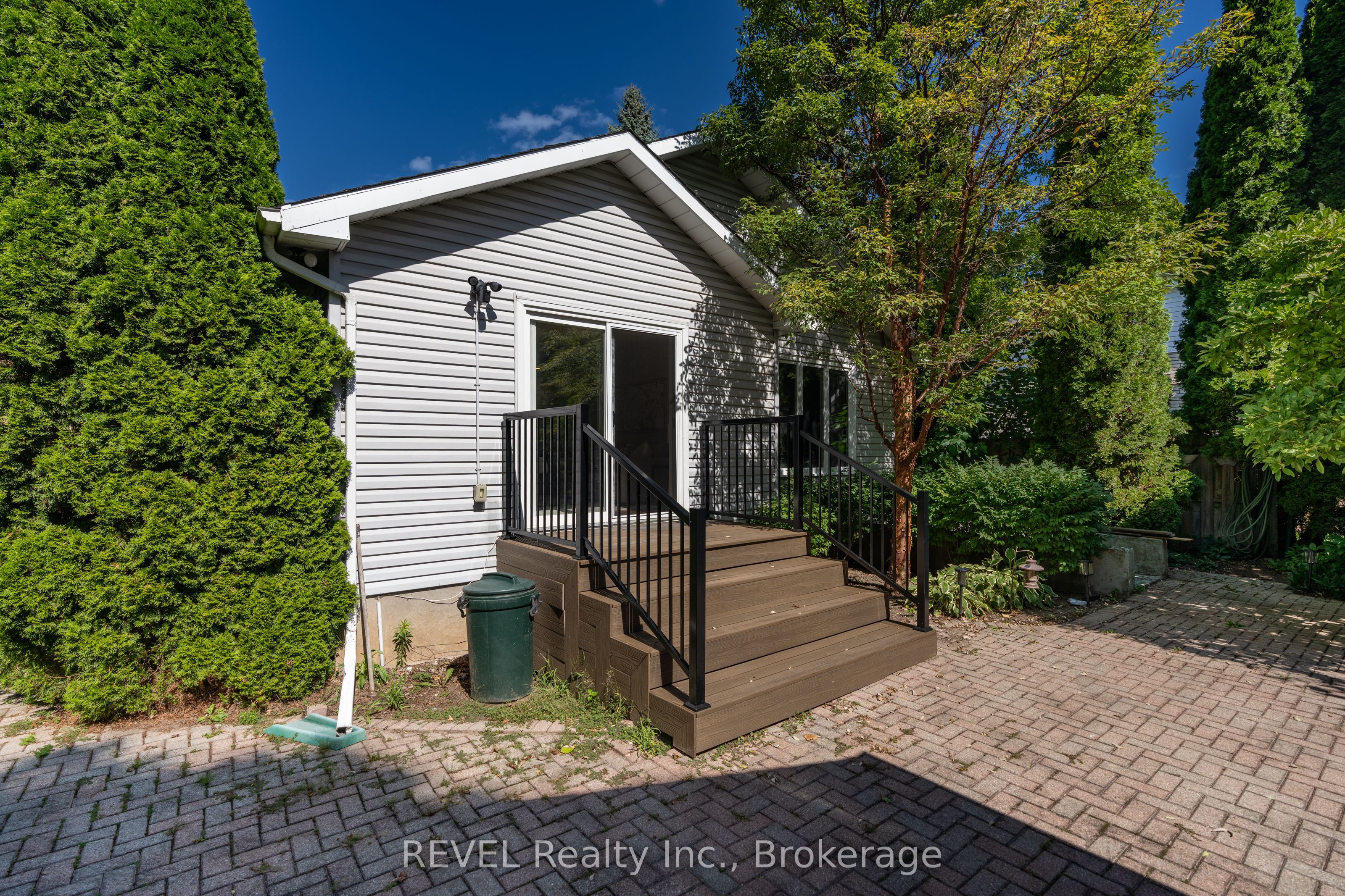 522 Mississagua Street Property Photo 43