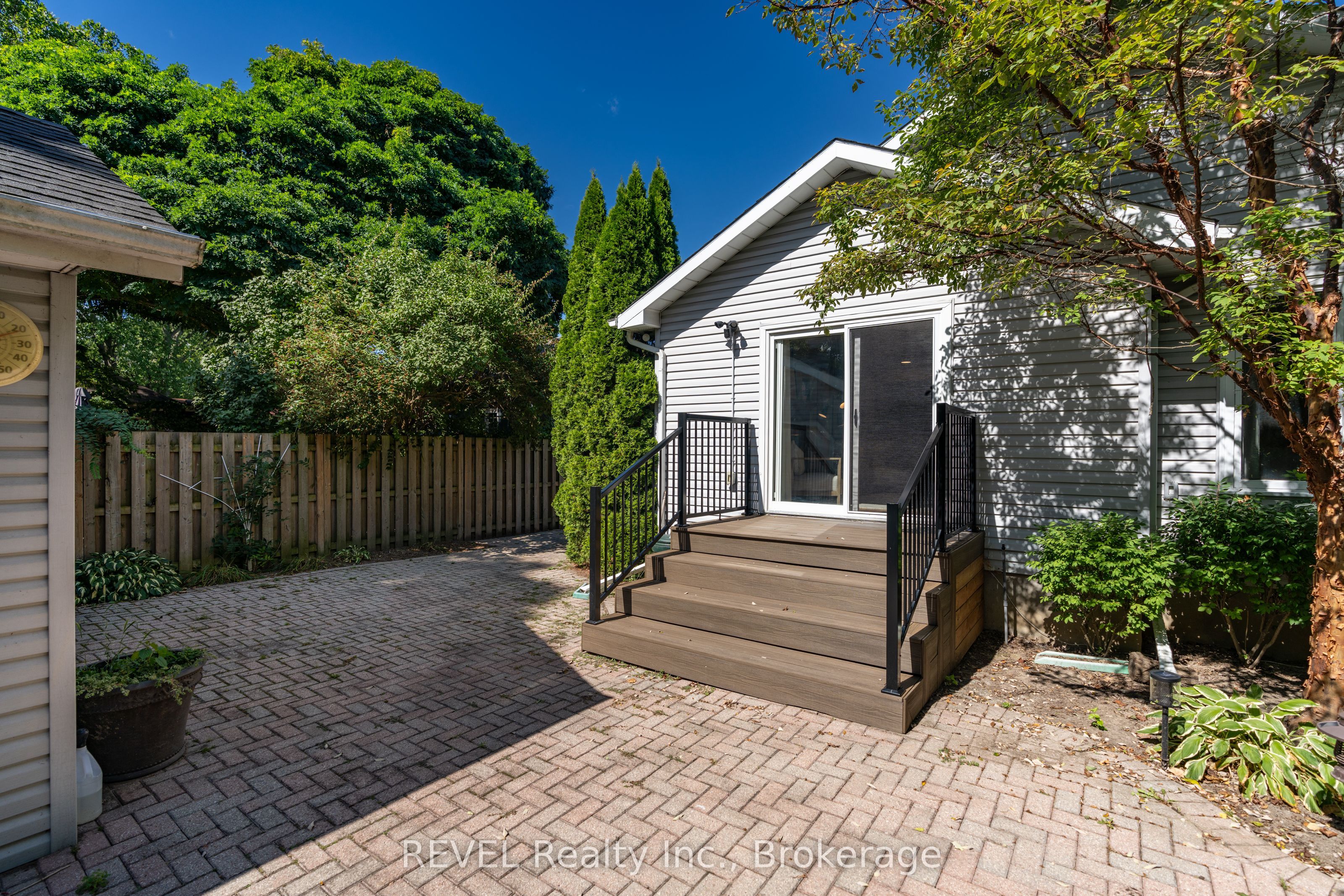 522 Mississagua Street Property Photo 44