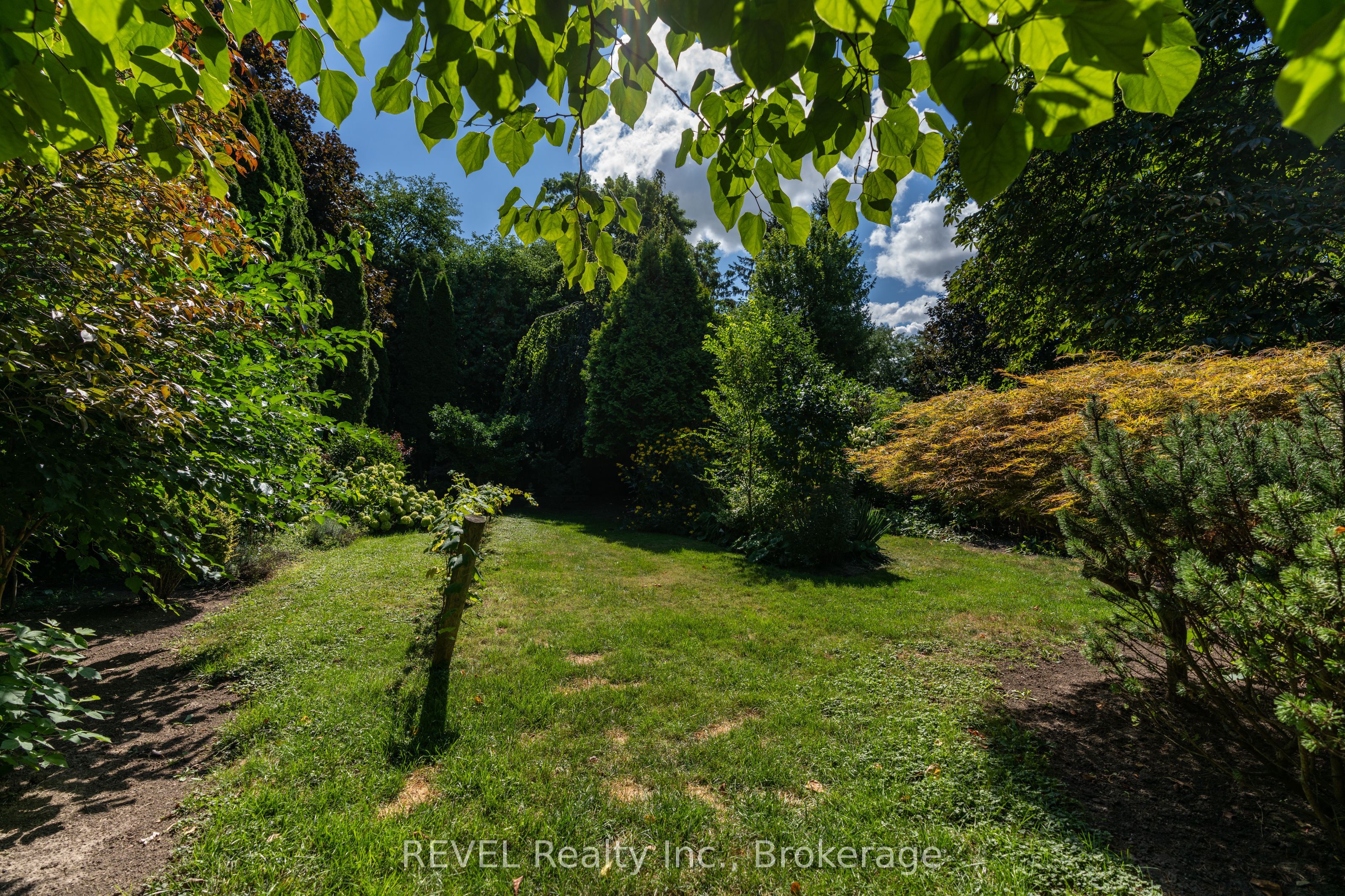 522 Mississagua Street Property Photo 48