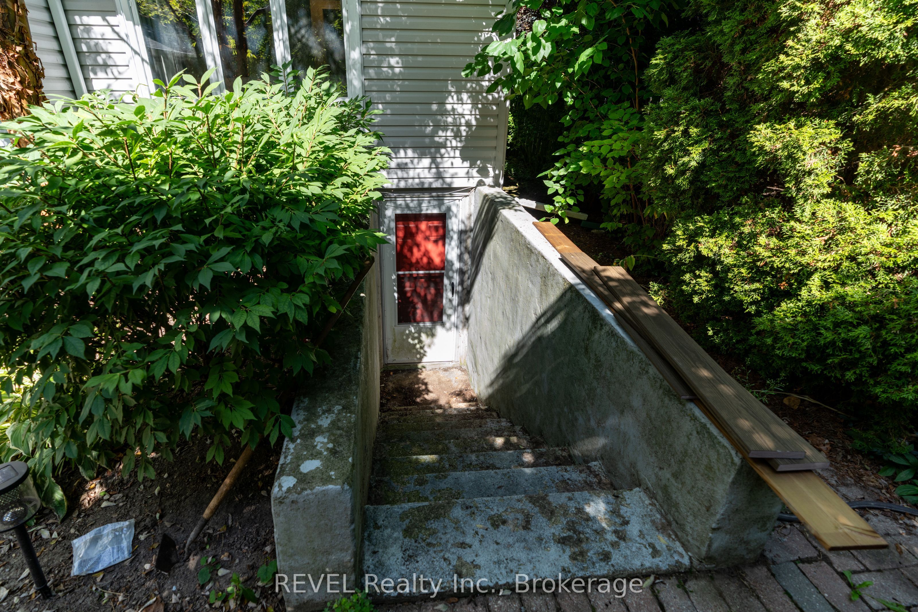 522 Mississagua Street Property Photo 49