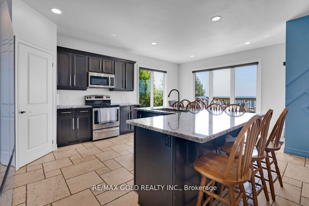 1932 Ocean Boulevard Property Photo 6