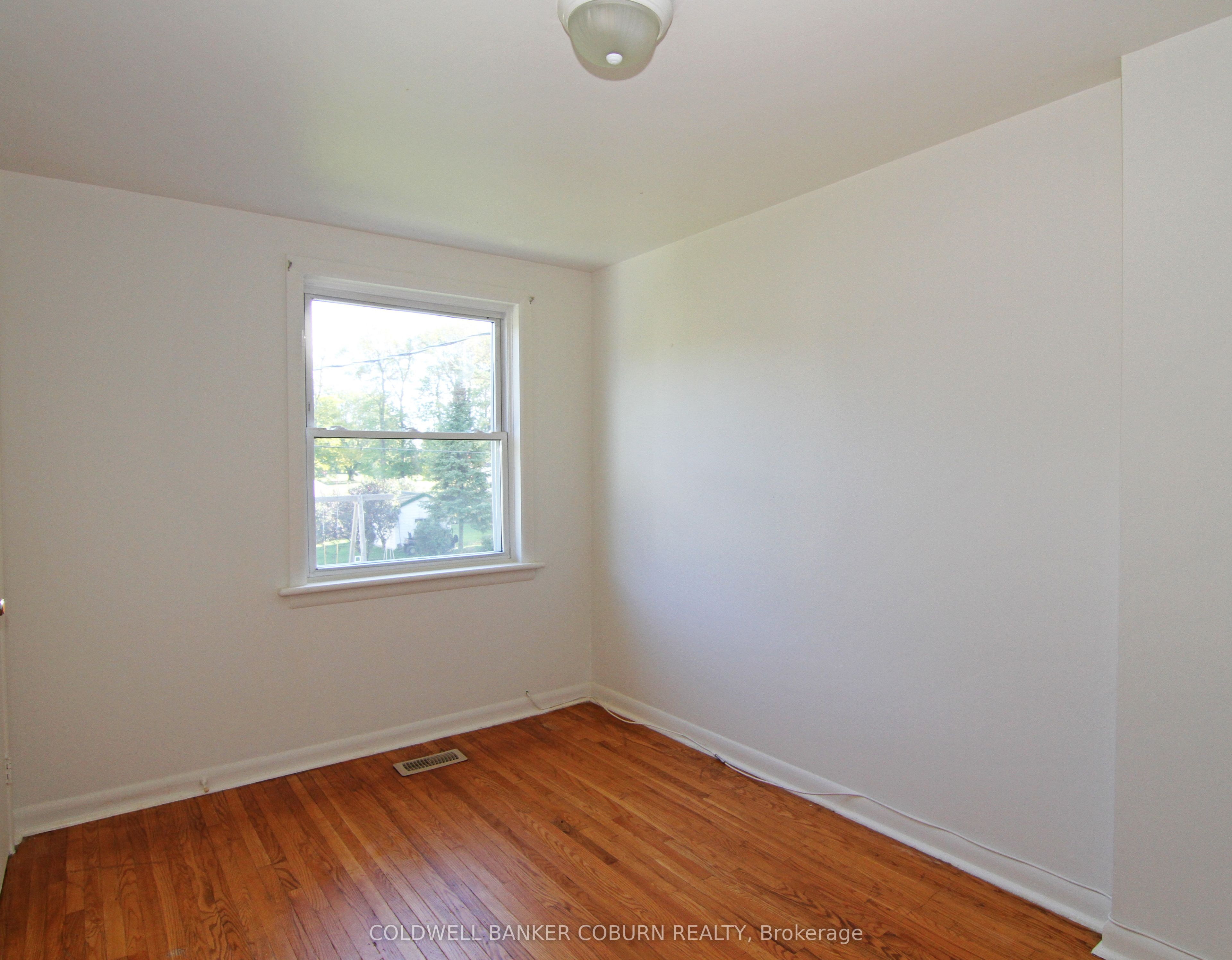 21-23 Casselman Road Property Photo 8