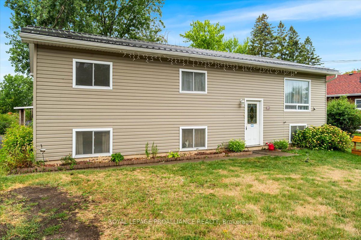 368 Stanley Avenue Property Photo 1