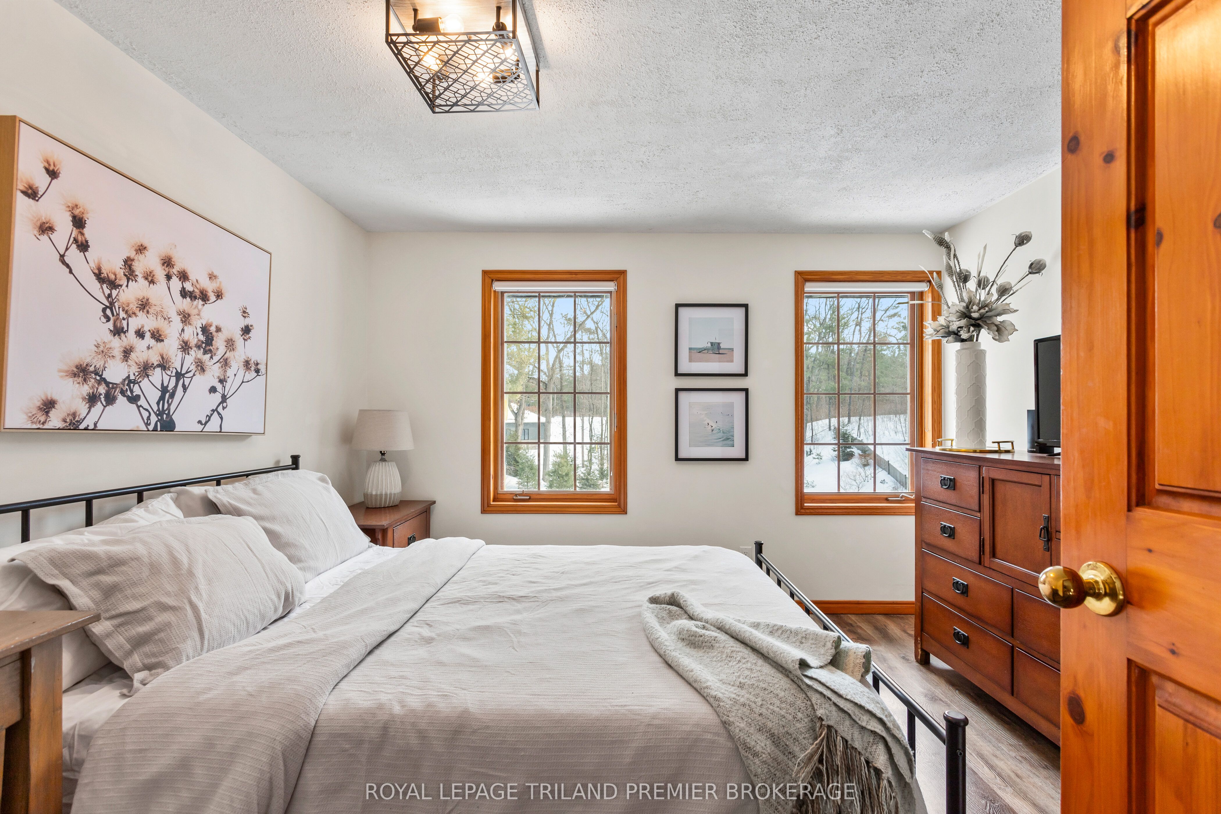 9936 Ontario Street Property Photo 27