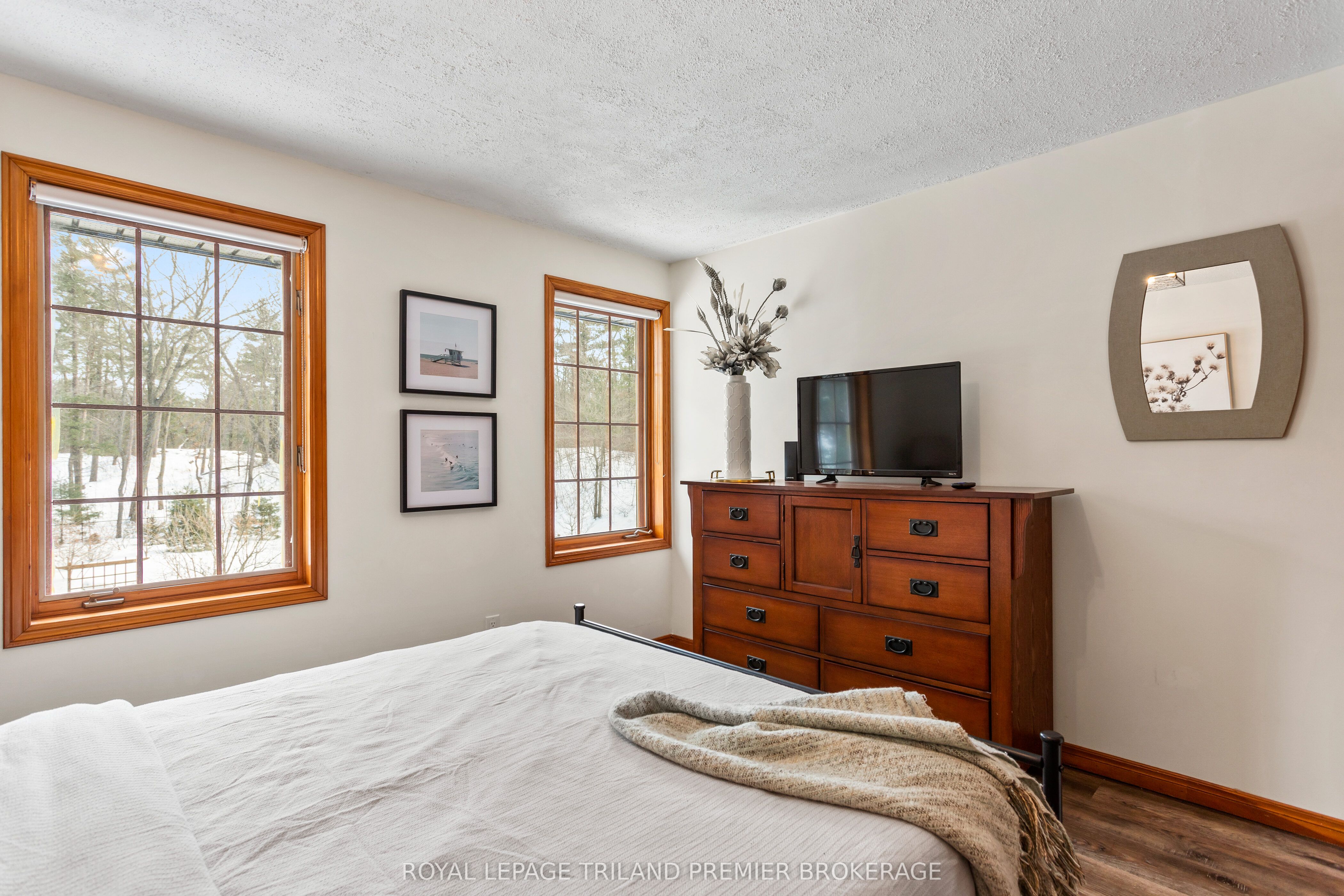 9936 Ontario Street Property Photo 28