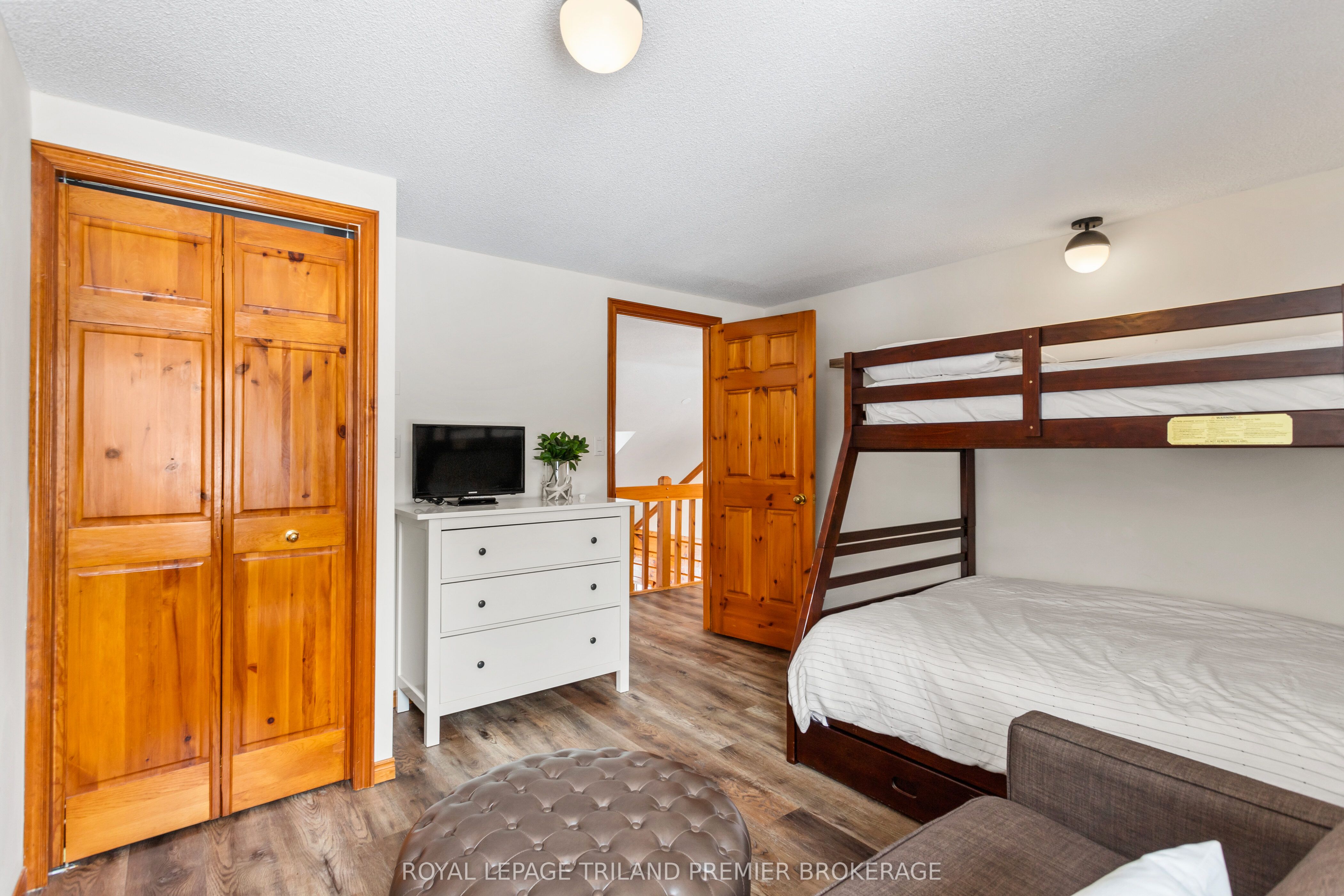 9936 Ontario Street Property Photo 34