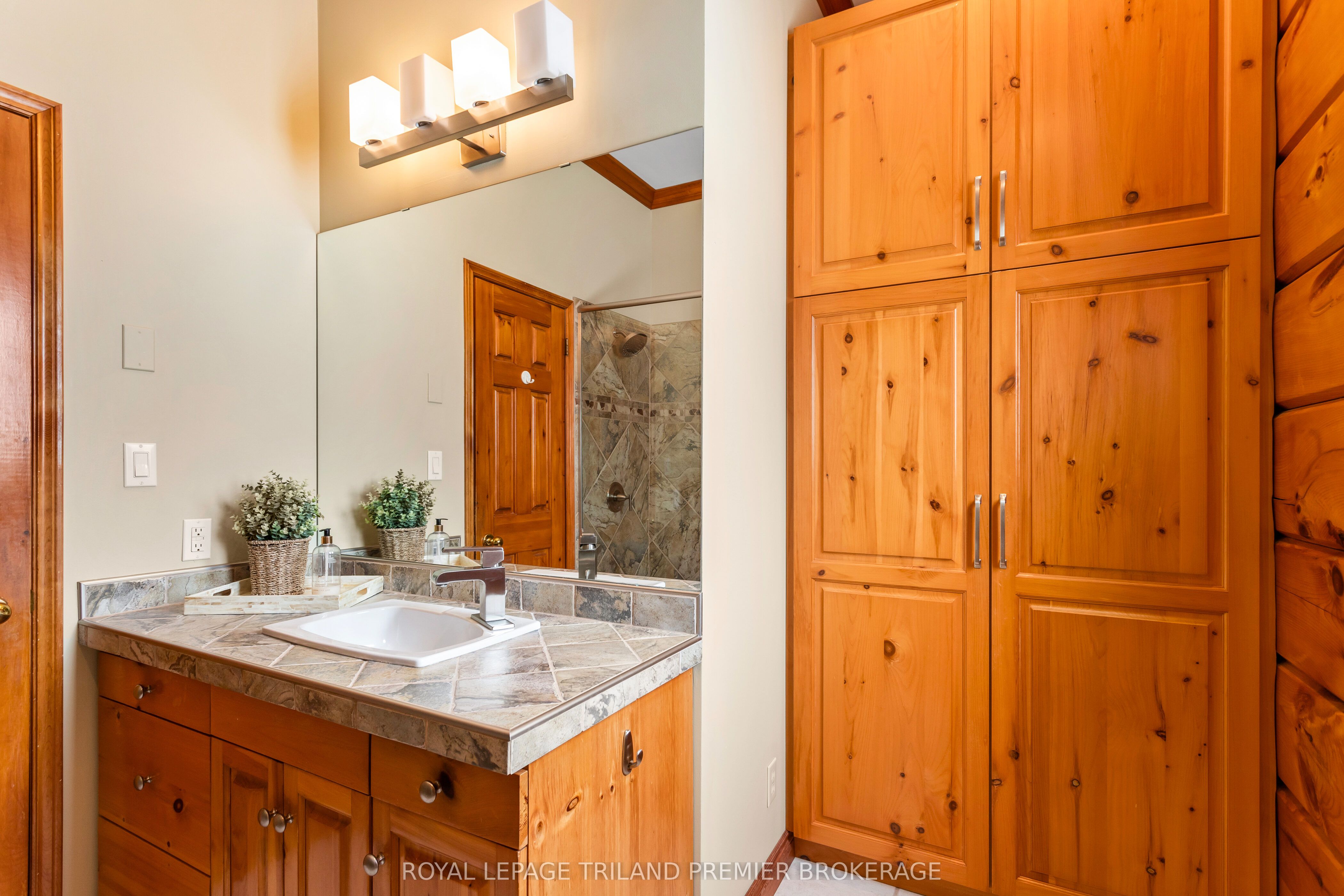 9936 Ontario Street Property Photo 38