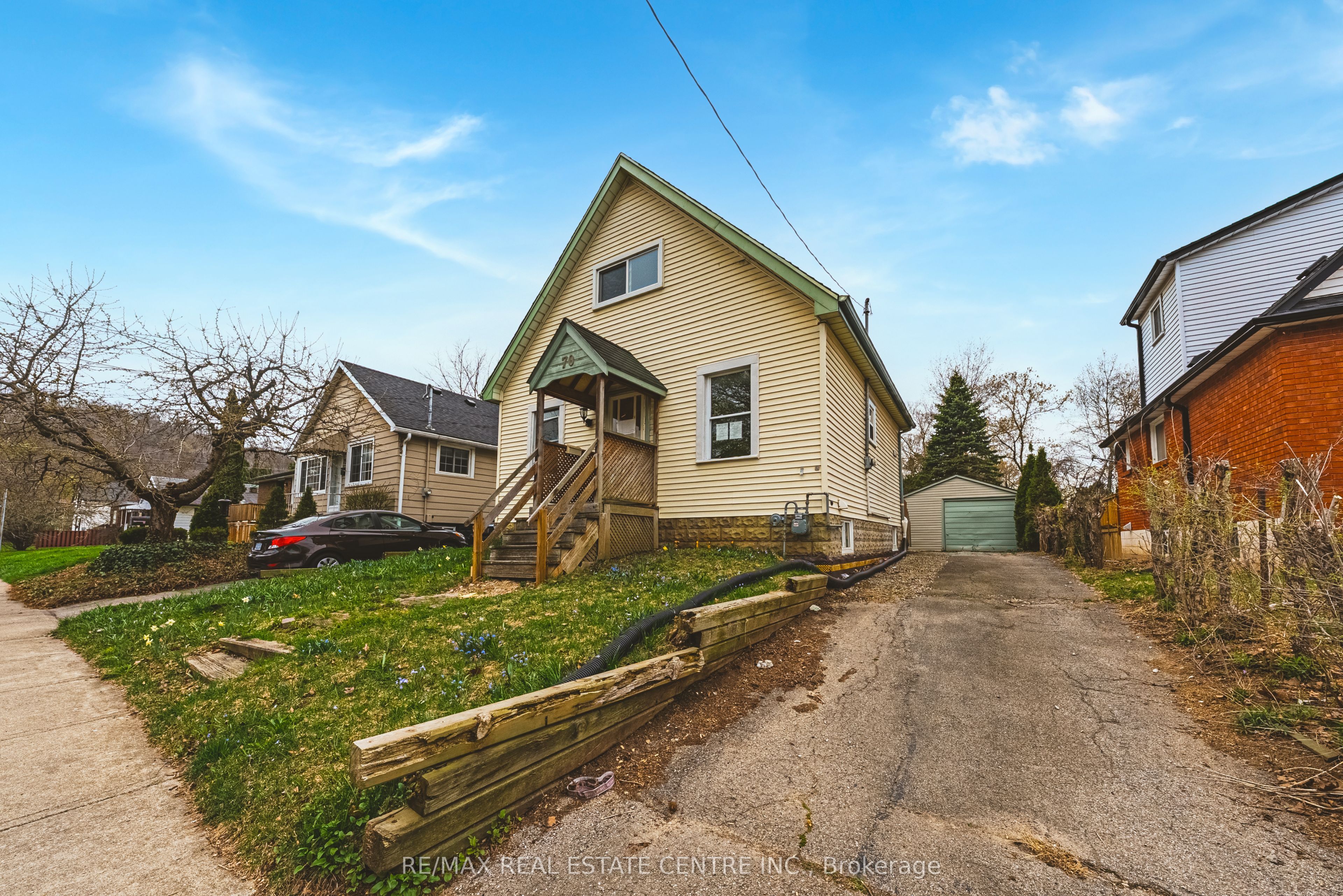 70 Hillview Street Property Photo 1