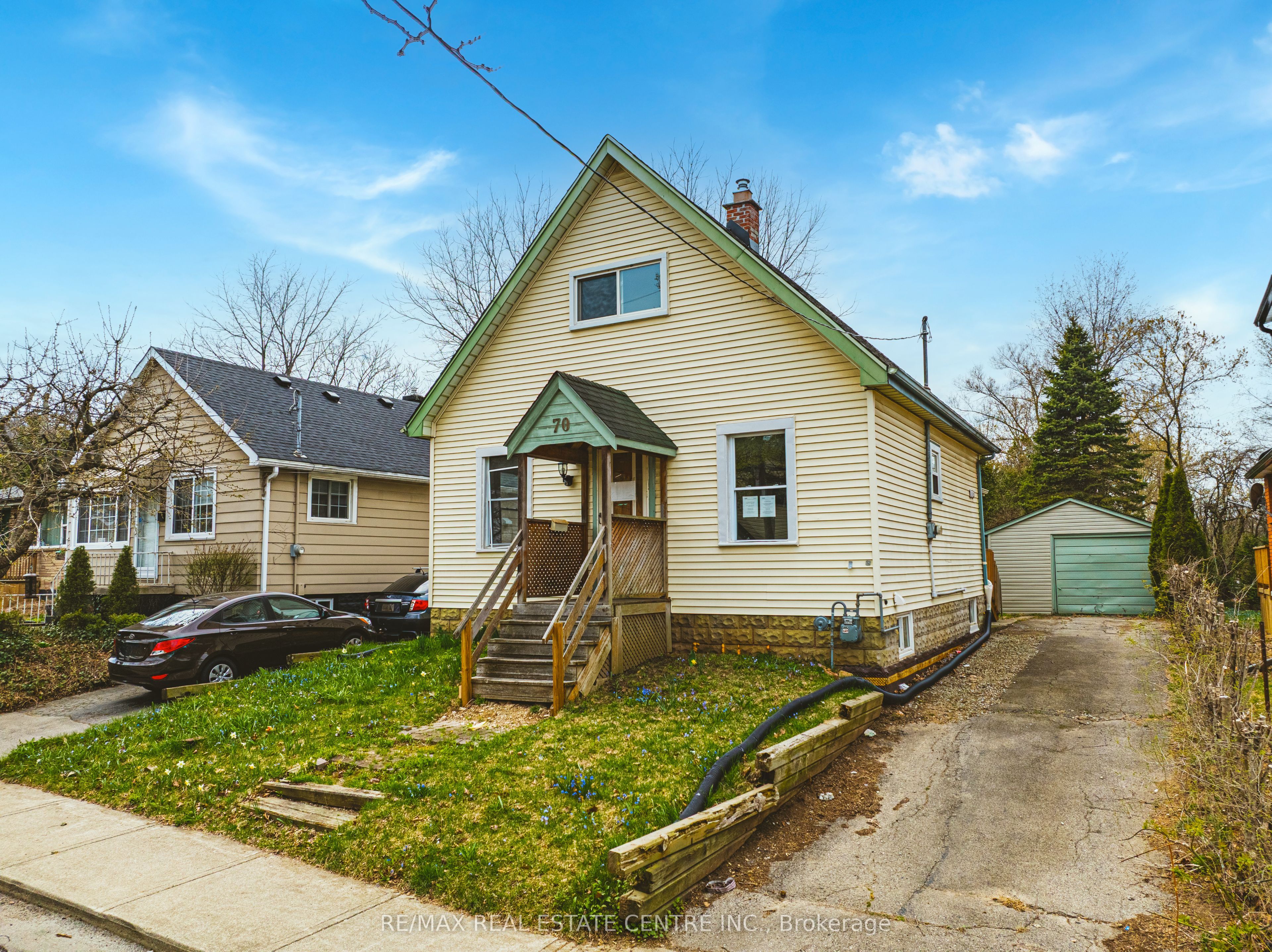 70 Hillview Street Property Photo 6