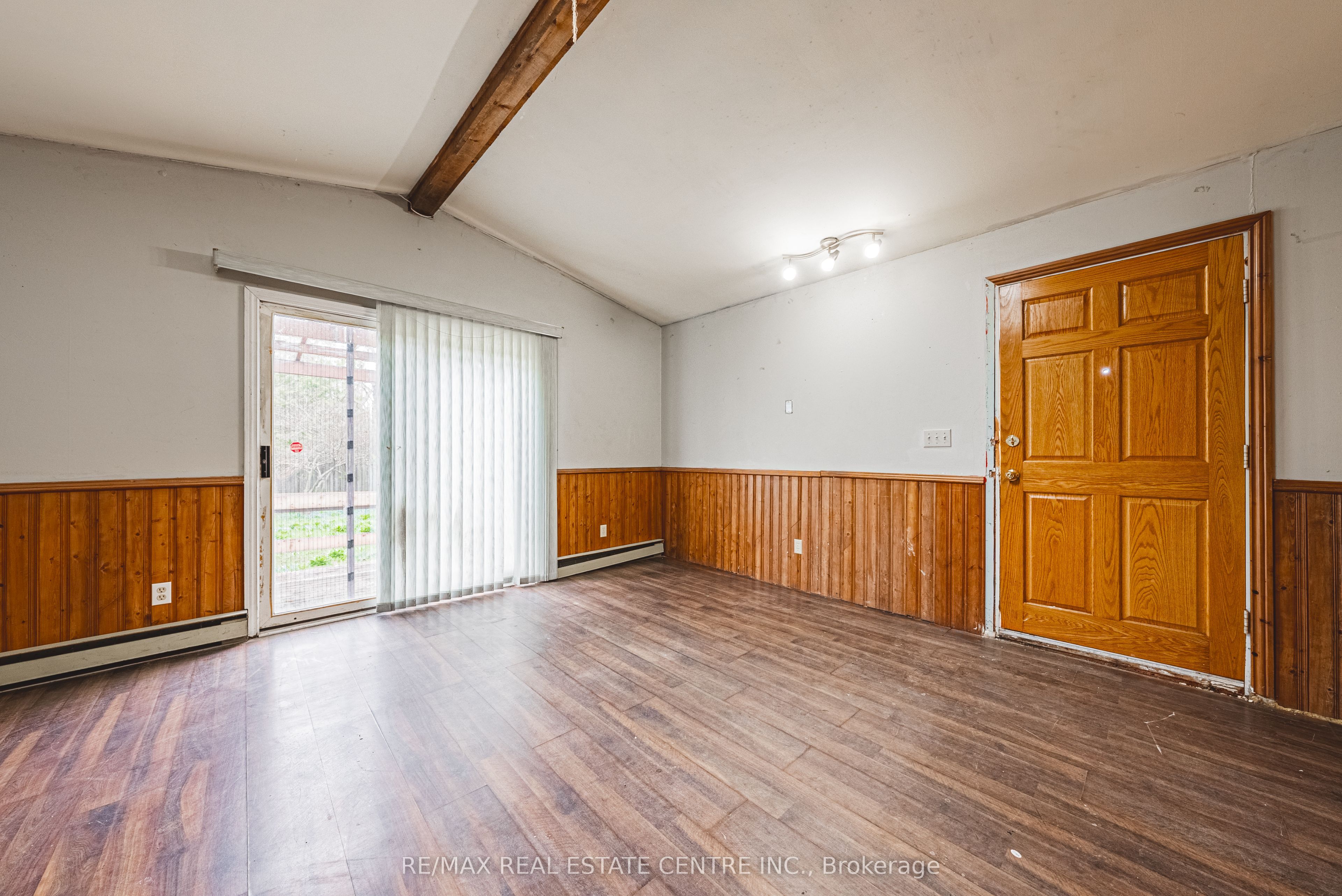 70 Hillview Street Property Photo 8