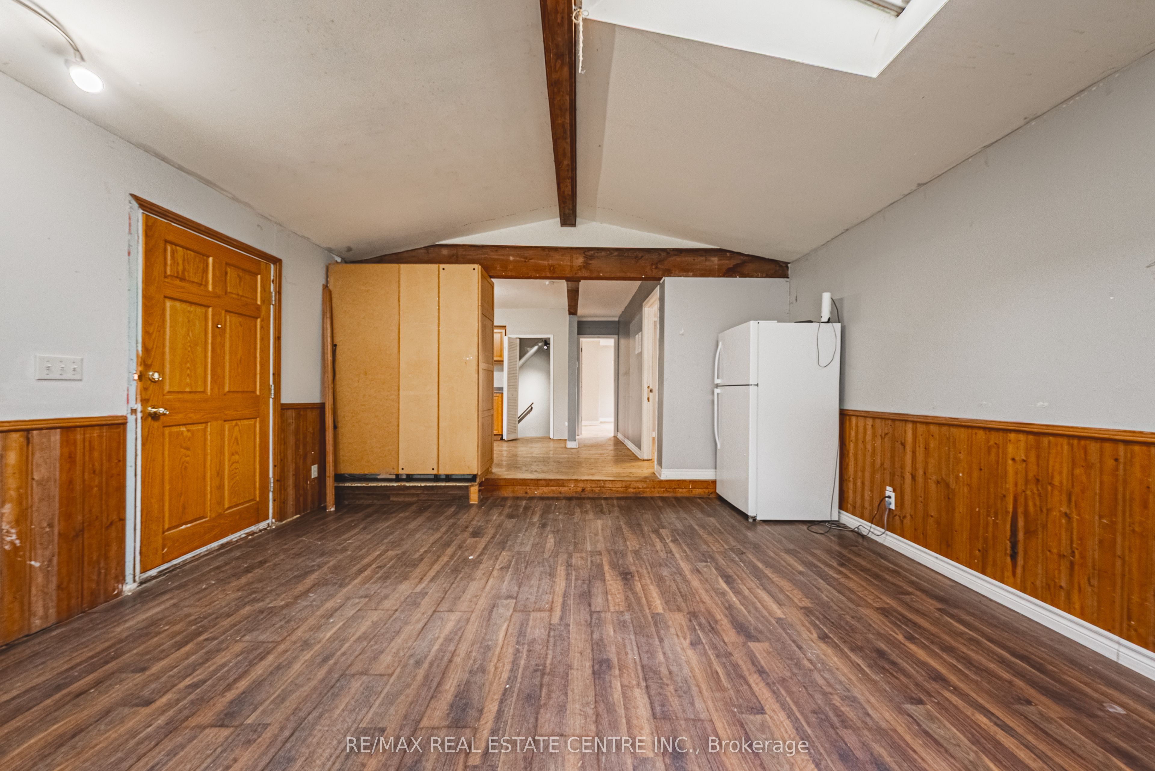 70 Hillview Street Property Photo 9