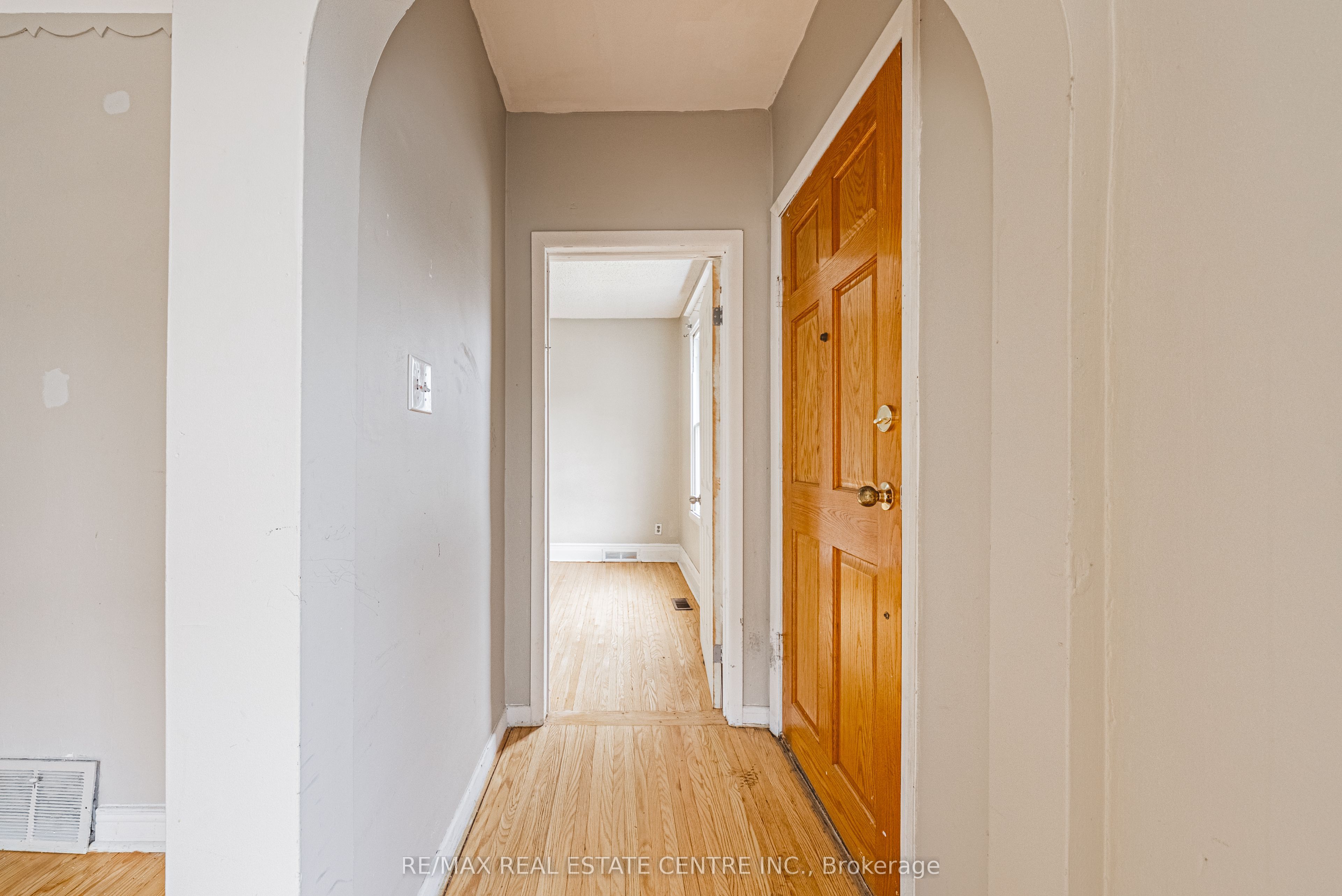 70 Hillview Street Property Photo 17