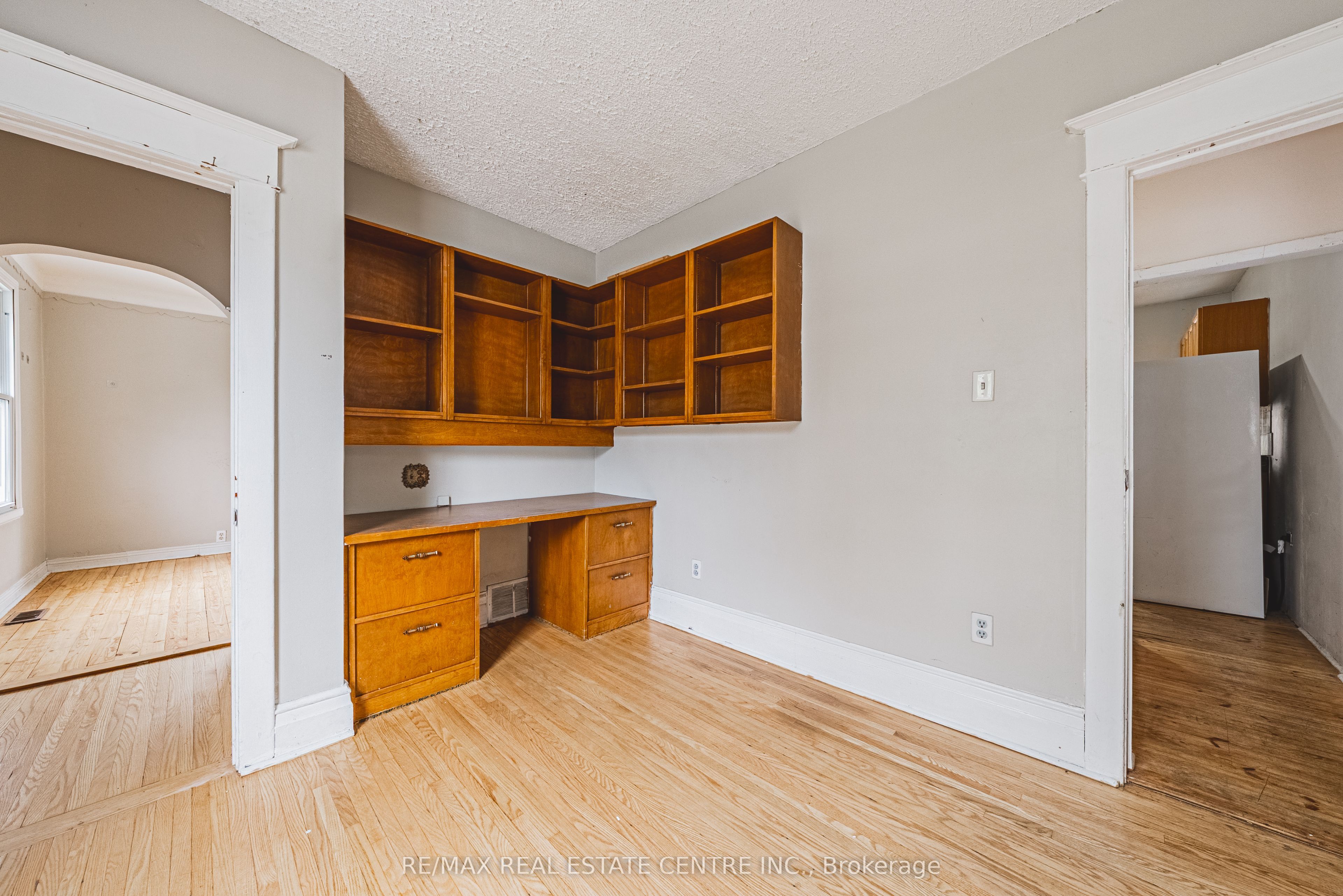 70 Hillview Street Property Photo 18