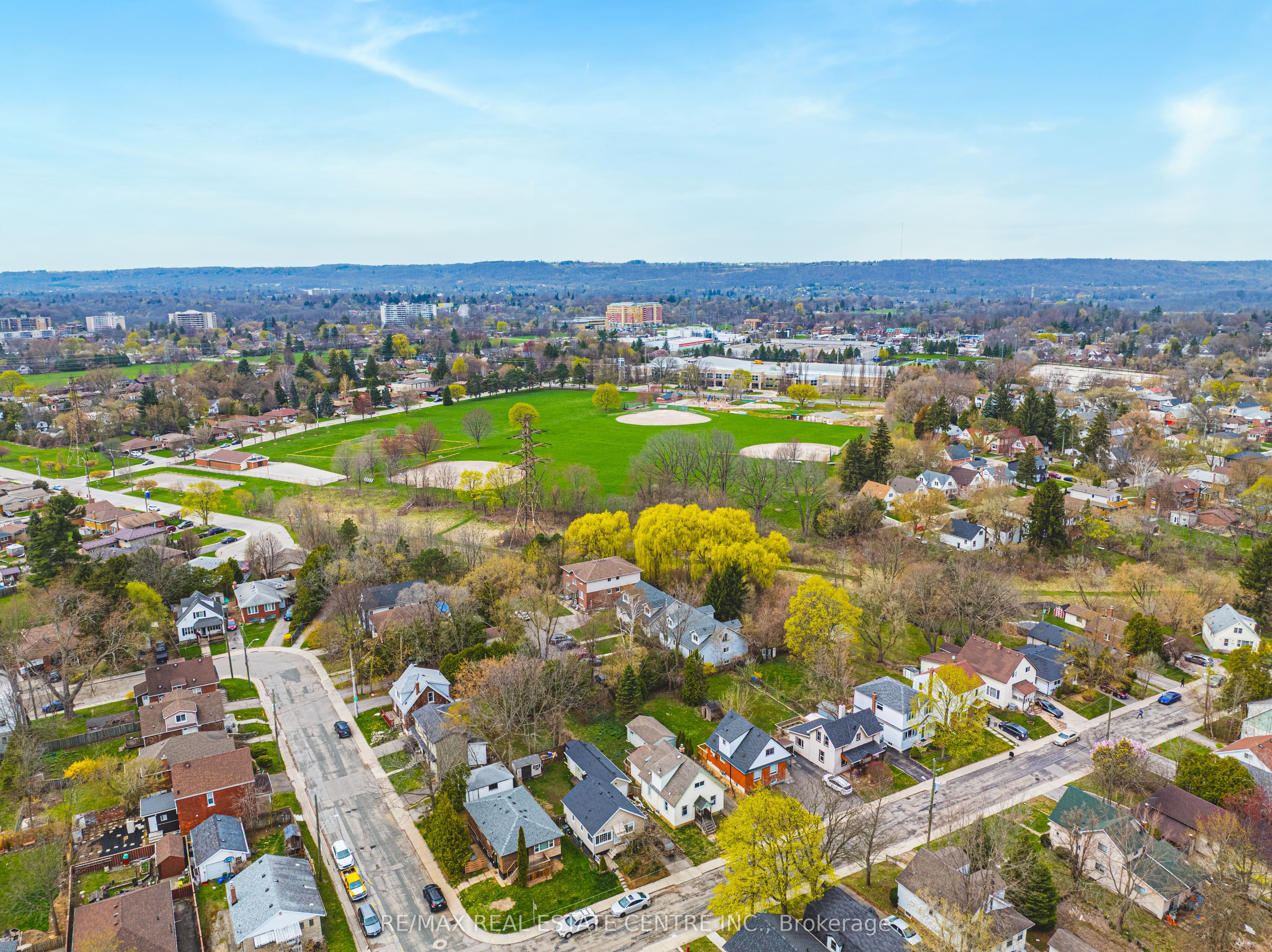 70 Hillview Street Property Photo 41