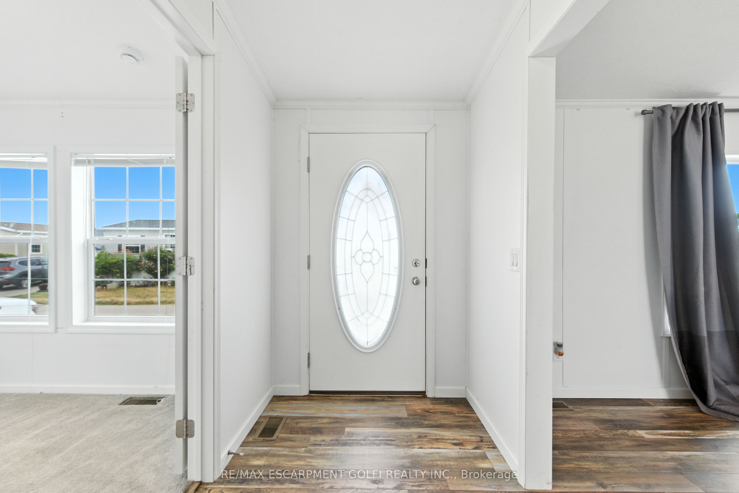 45 Riverbend Crescent Property Photo 3