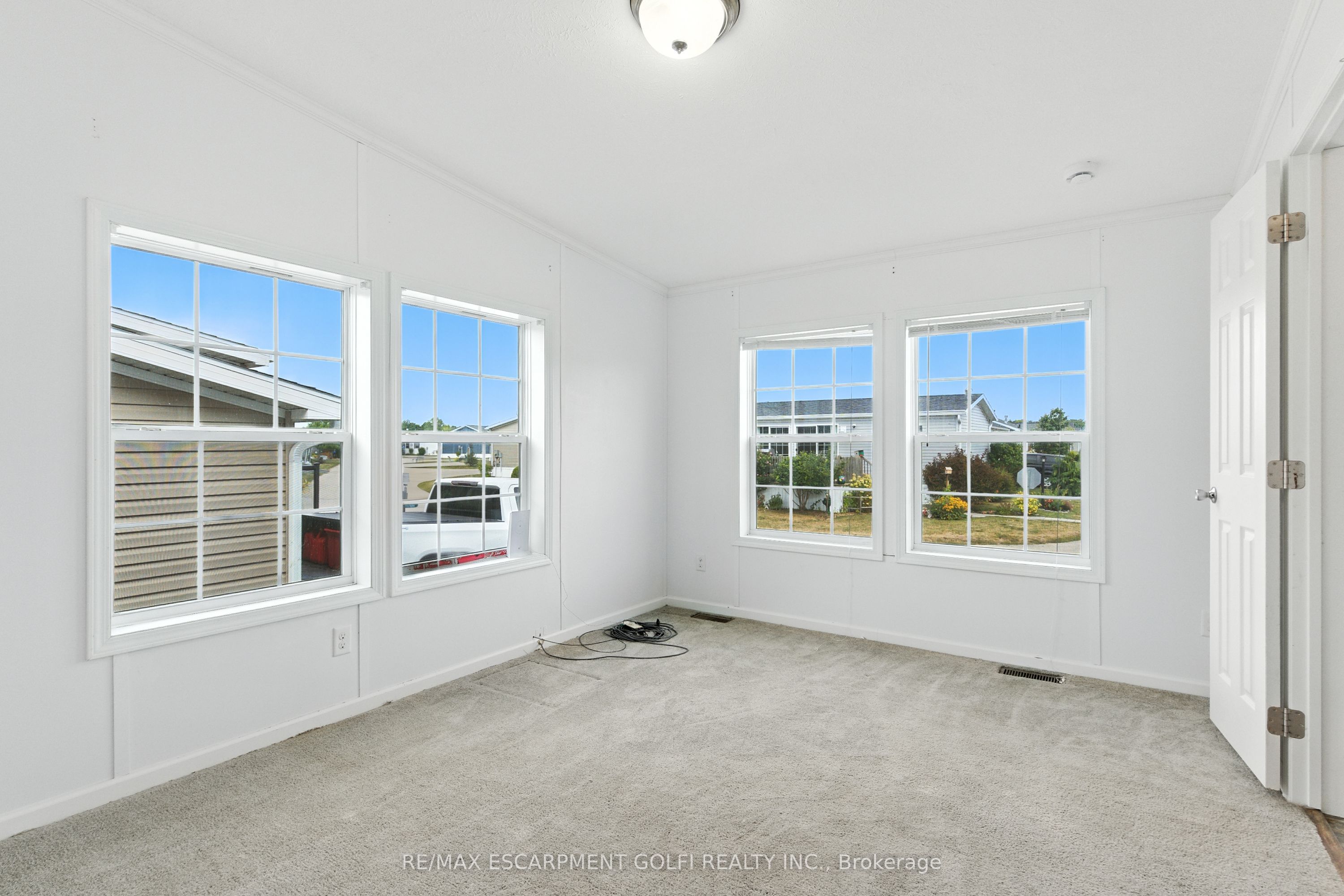 45 Riverbend Crescent Property Photo 5