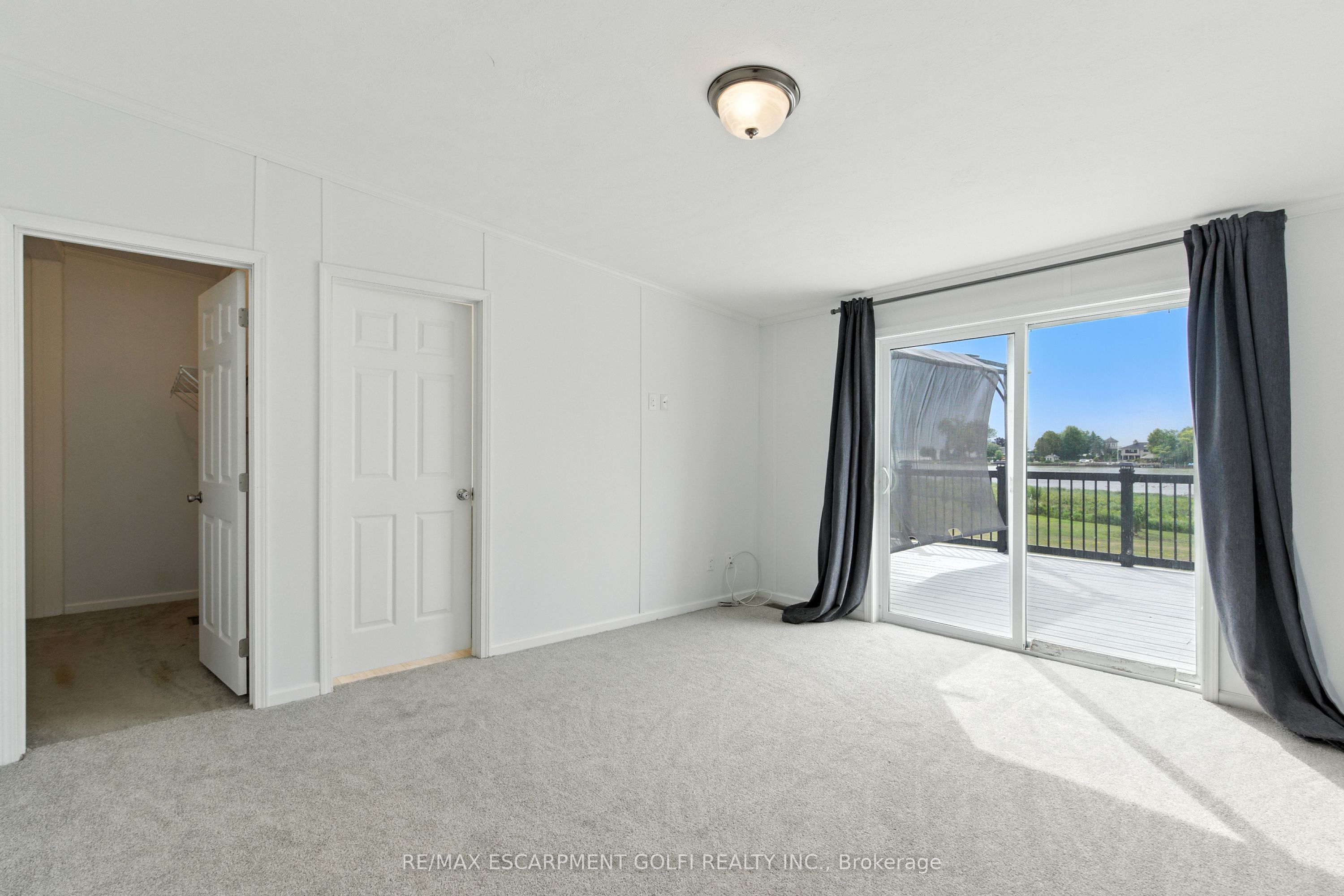 45 Riverbend Crescent Property Photo 15