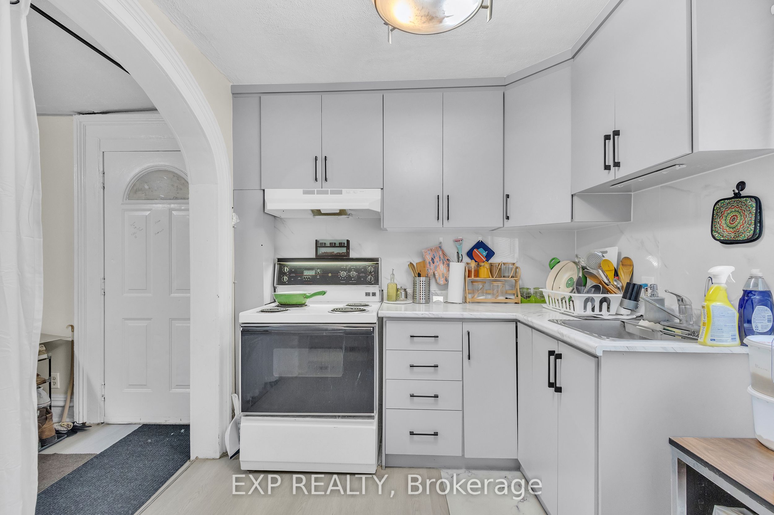 228 Main Street Property Photo 7