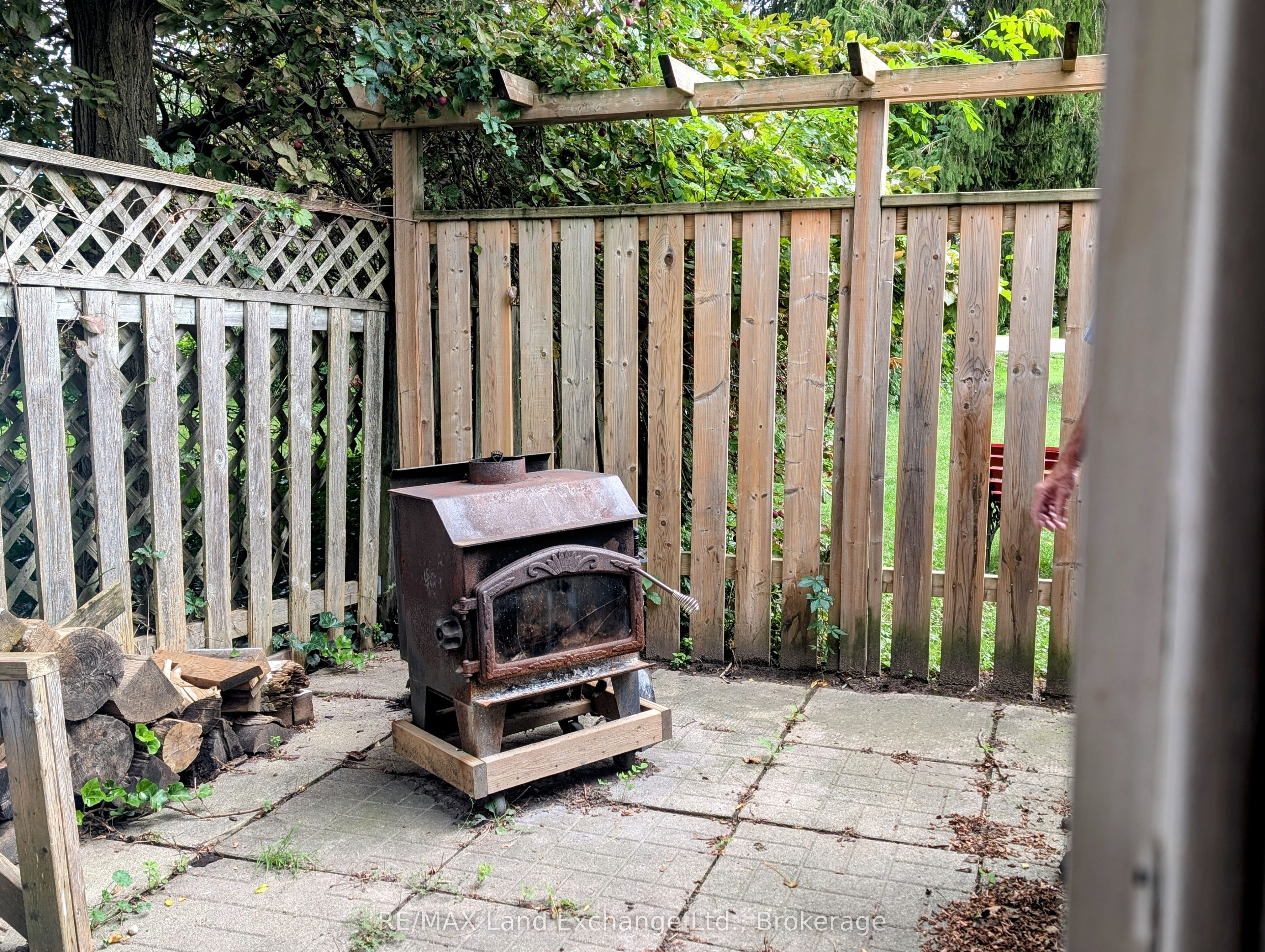 4 Archy Street Property Photo 31