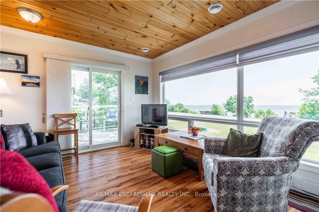 2399 Lakeshore Road Property Photo 9