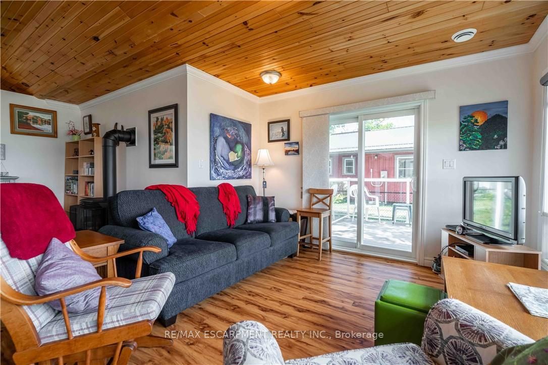 2399 Lakeshore Road Property Photo 10